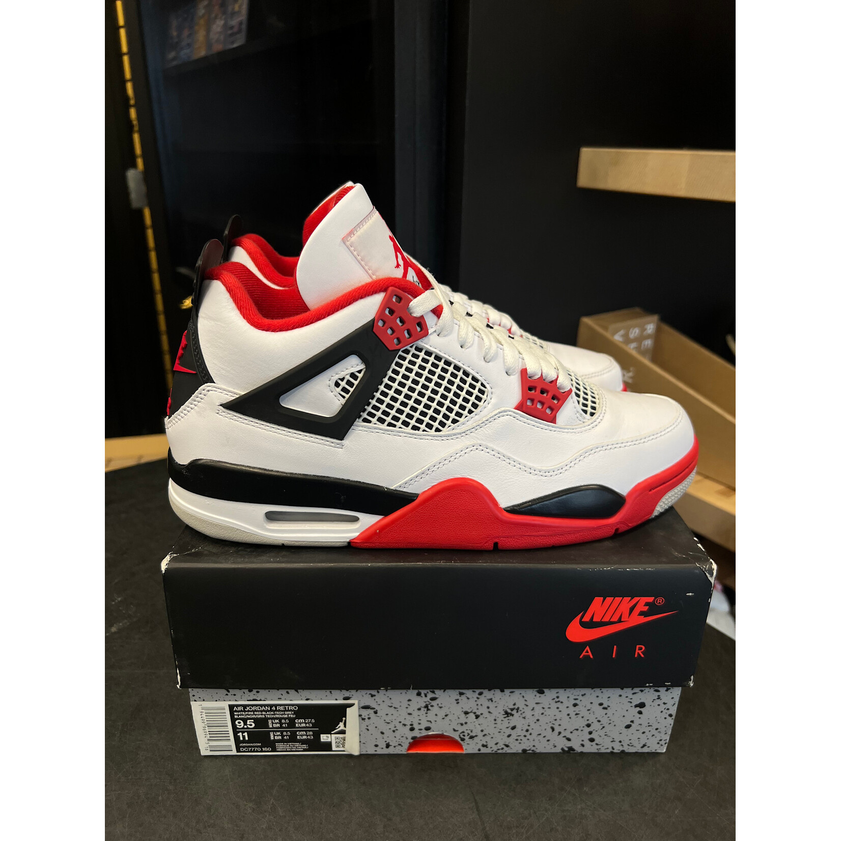 Jordan Jordan 4 Retro Fire Red (2020) Size 9.5, PREOWNED
