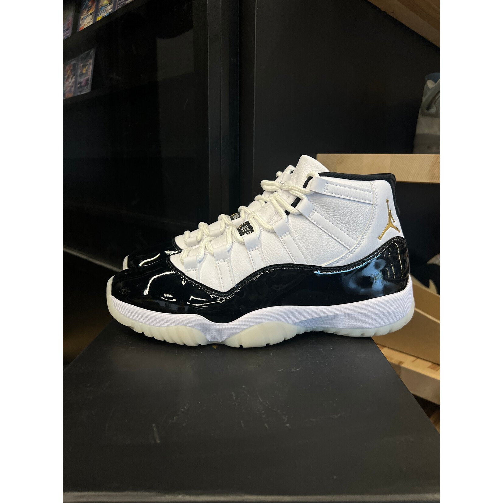 Jordan Jordan 11 Retro DMP Gratitude (2023) Size 9.5, PREOWNED