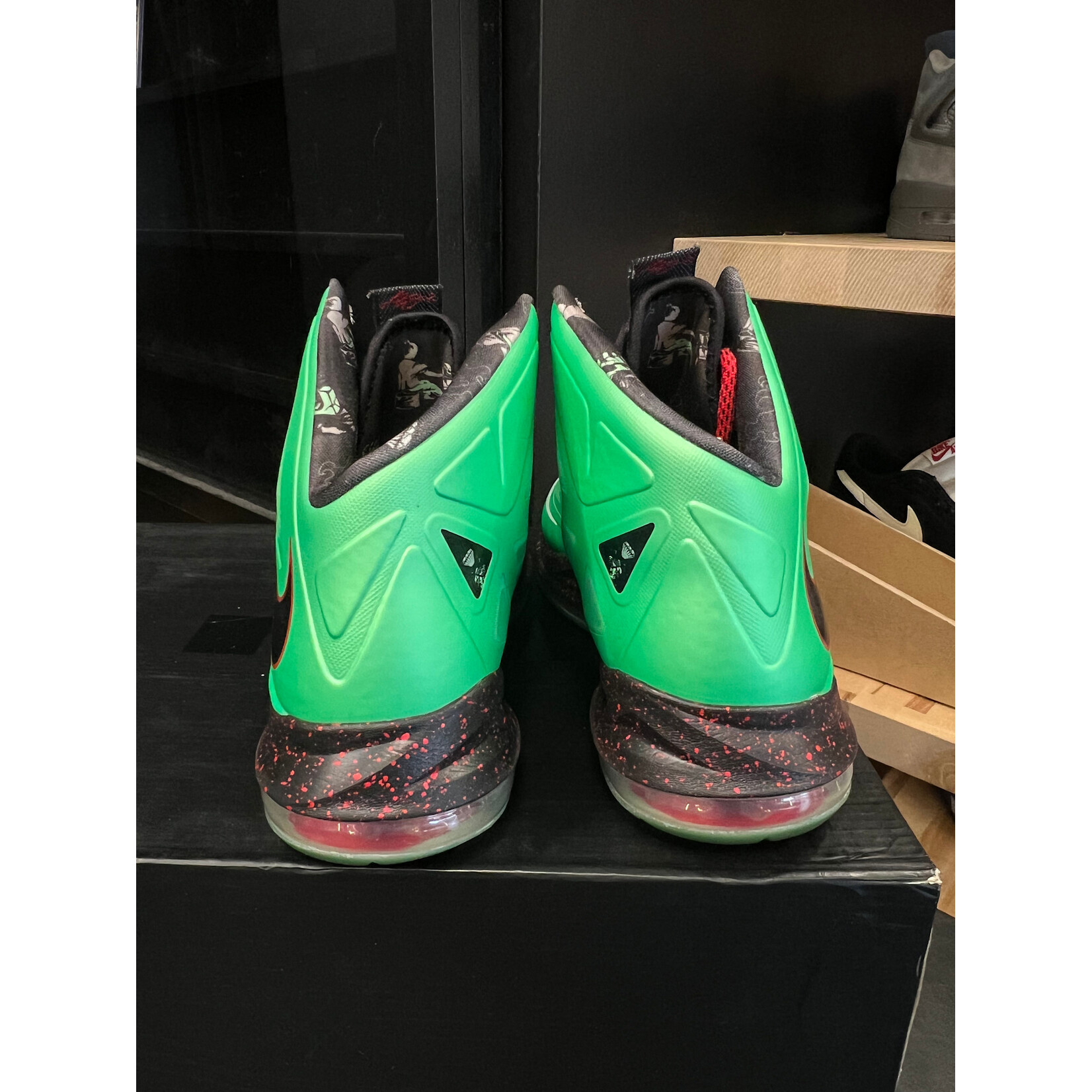 Nike Nike LeBron X Cutting Jade Size 9, PREOWNED