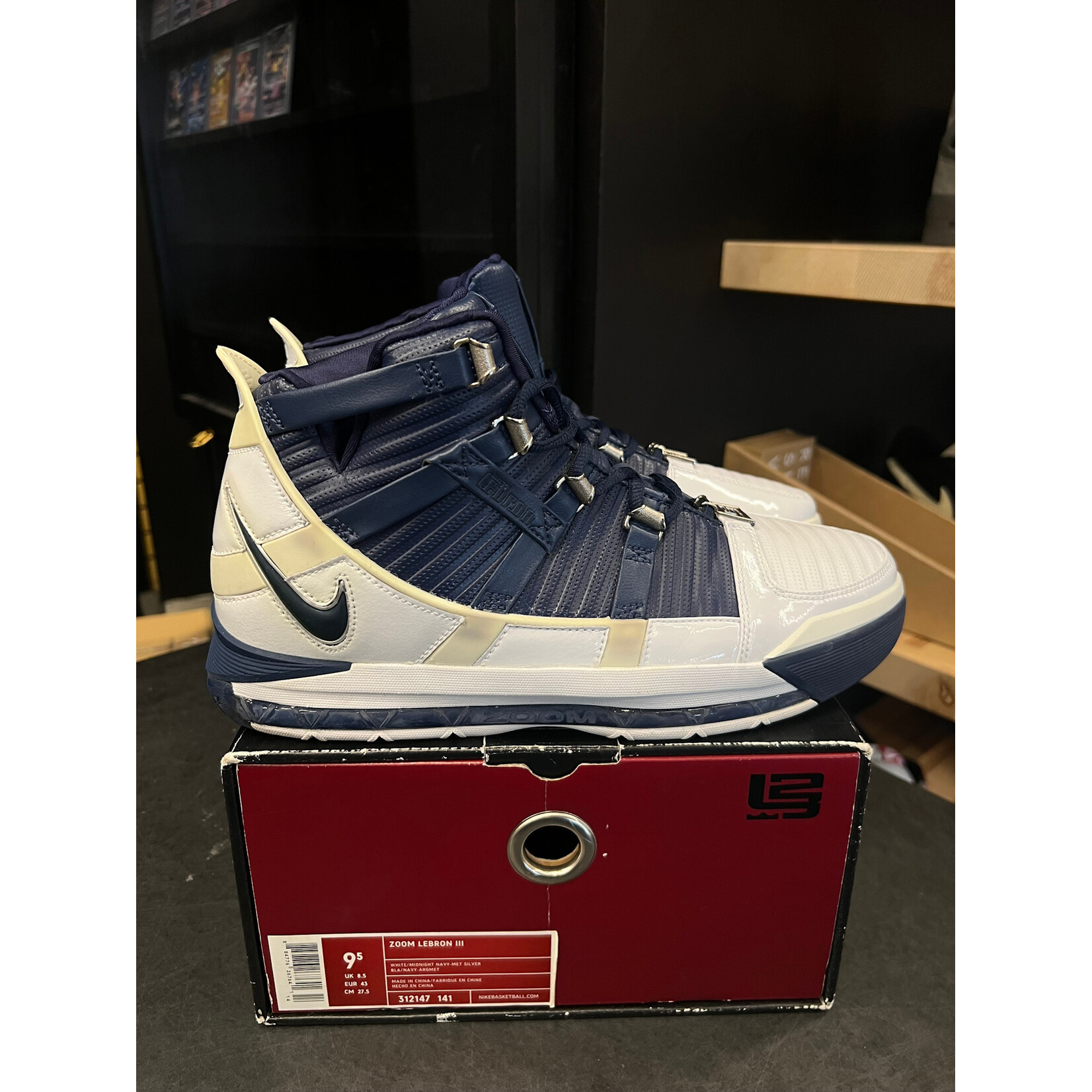 Nike Nike LeBron 3 Midnight Navy Size 9.5, PREOWNED