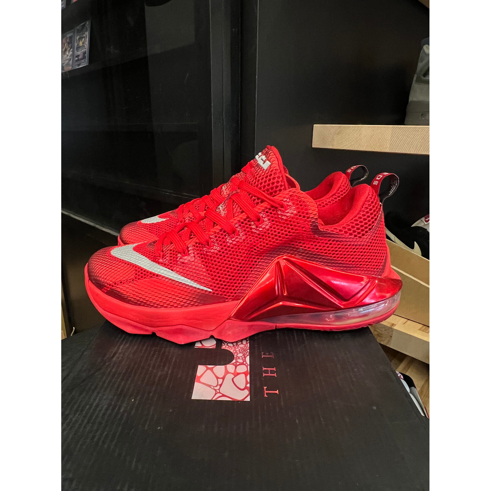 Nike Nike LeBron 12 Low University Red Size 9.5, PREOWNED