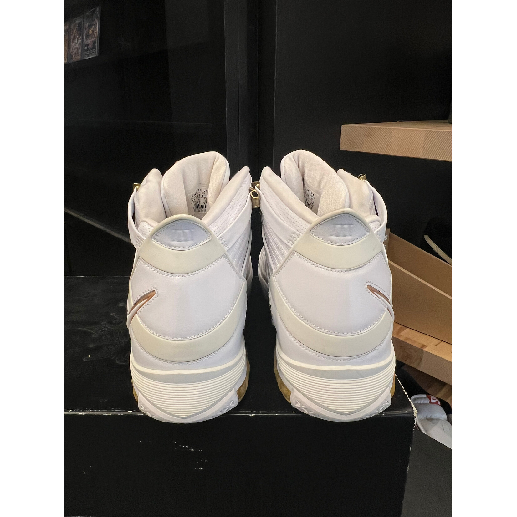 Nike Nike LeBron 3 West Coast Size 10, PREOWNED