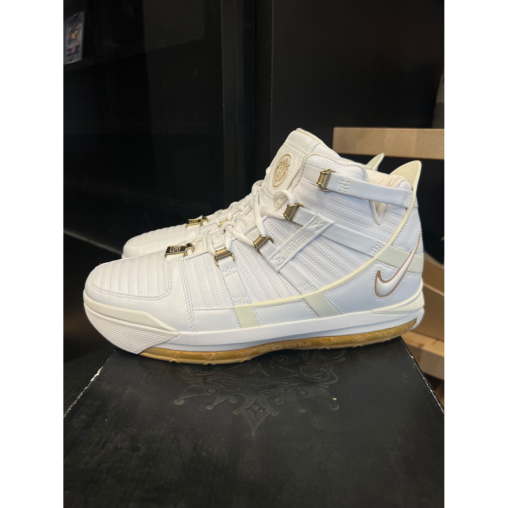 Nike Nike LeBron 3 West Coast Size 10, PREOWNED