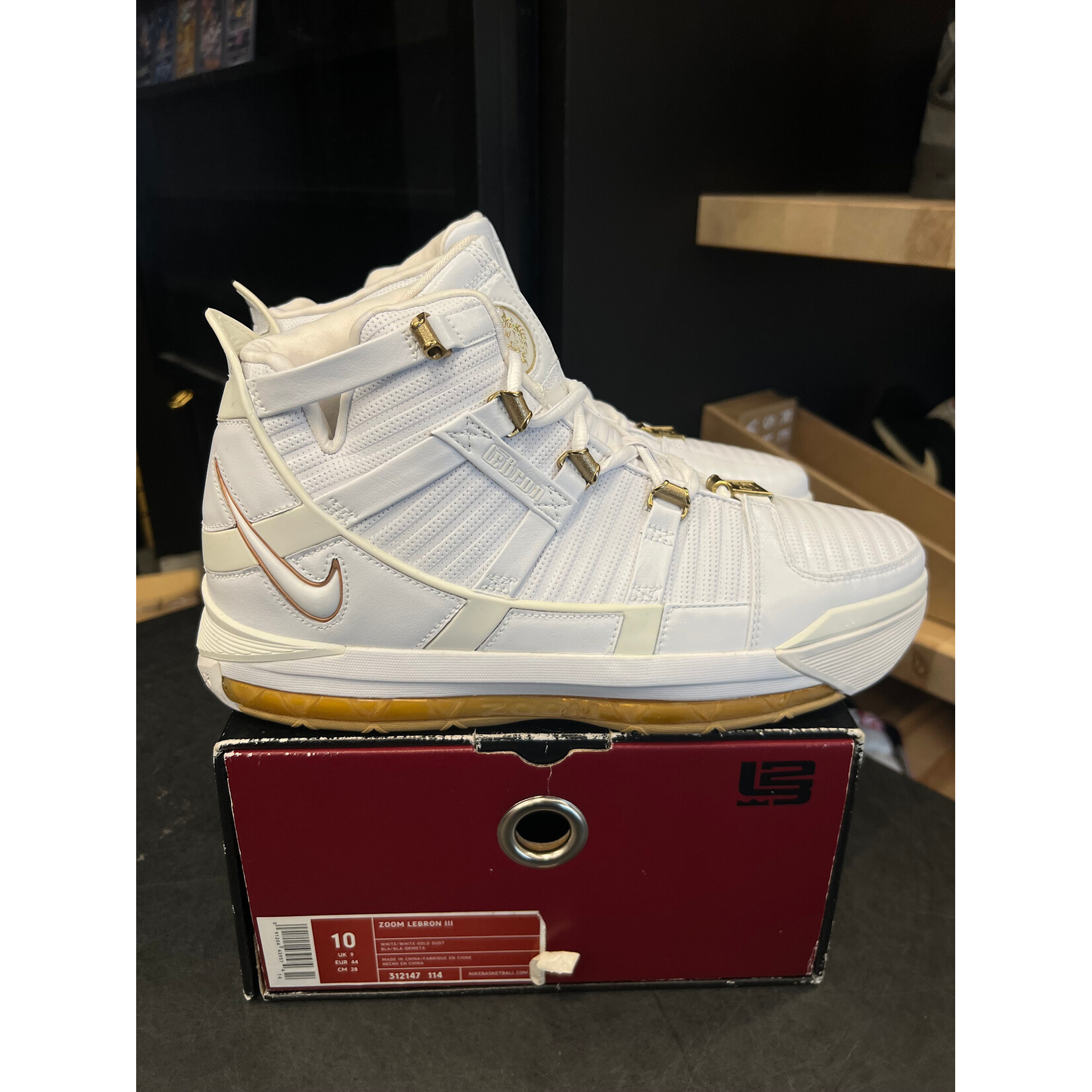 Nike Nike LeBron 3 West Coast Size 10, PREOWNED