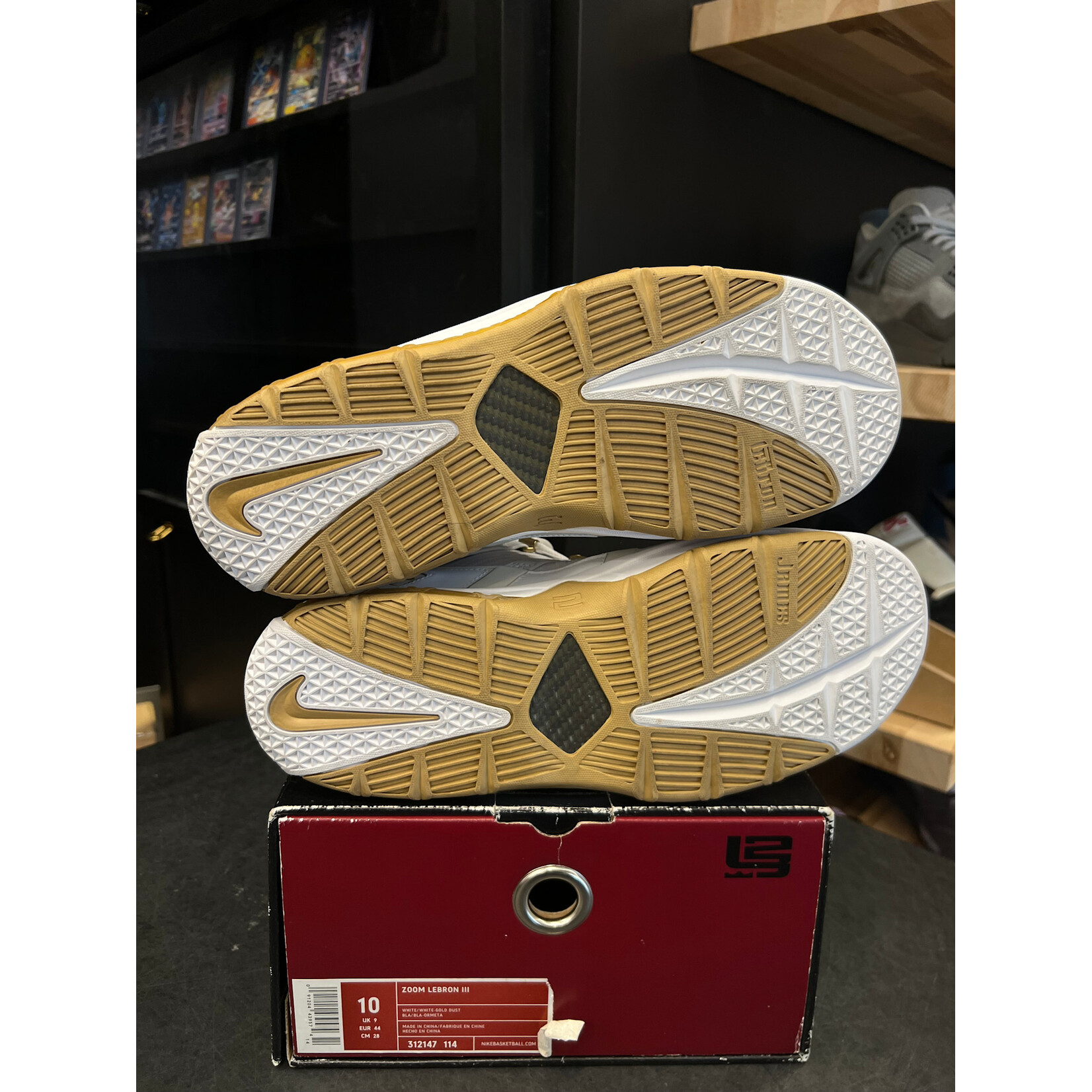 Nike Nike LeBron 3 West Coast Size 10, PREOWNED