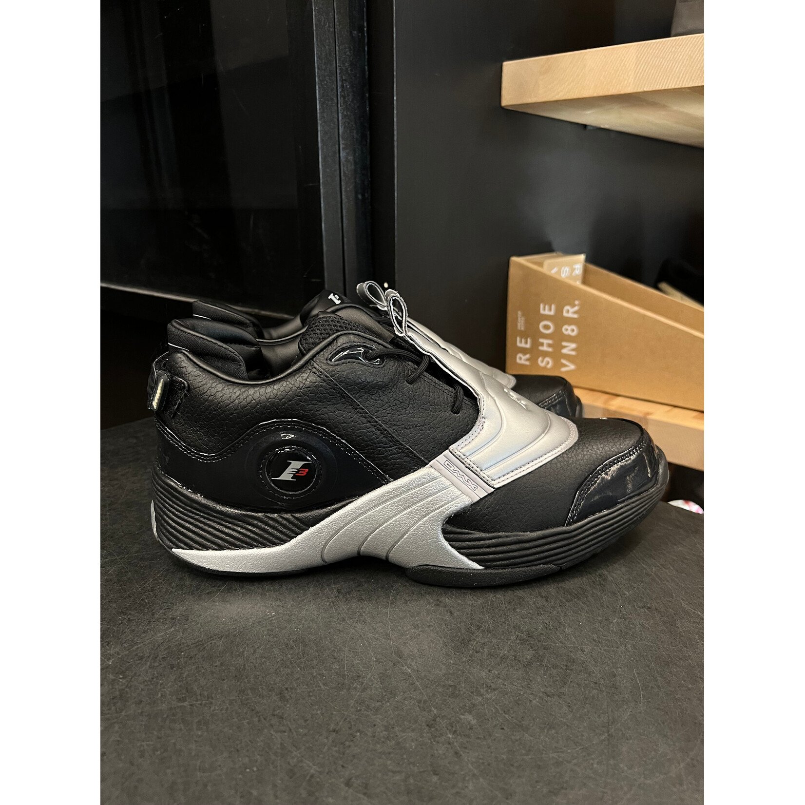 Reebok Reebok Answer 5 Black Silver Size 8.5, PREOWNED