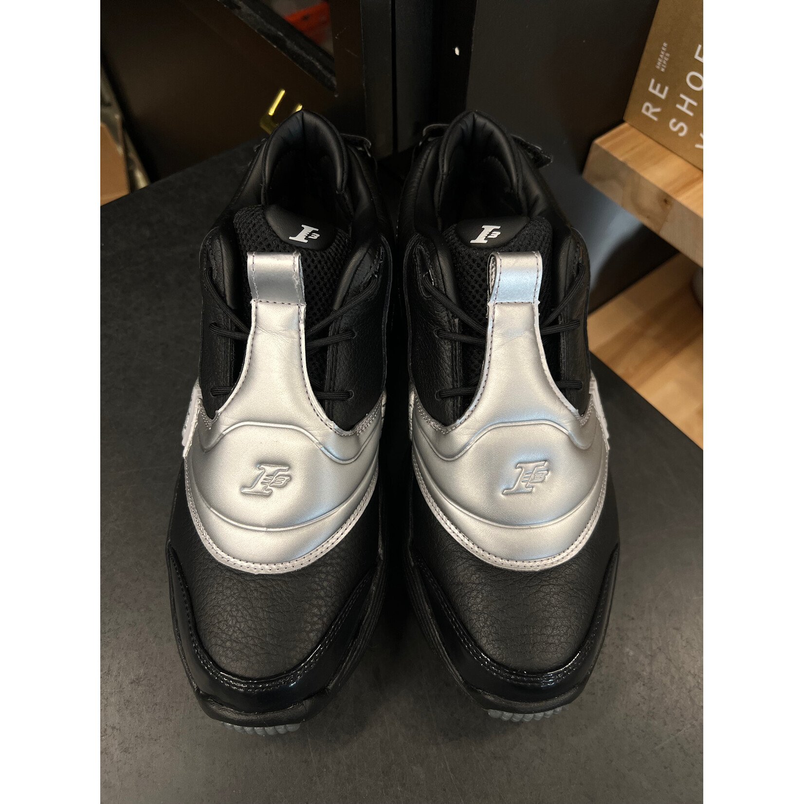 Reebok Reebok Answer 5 Black Silver Size 8.5, PREOWNED