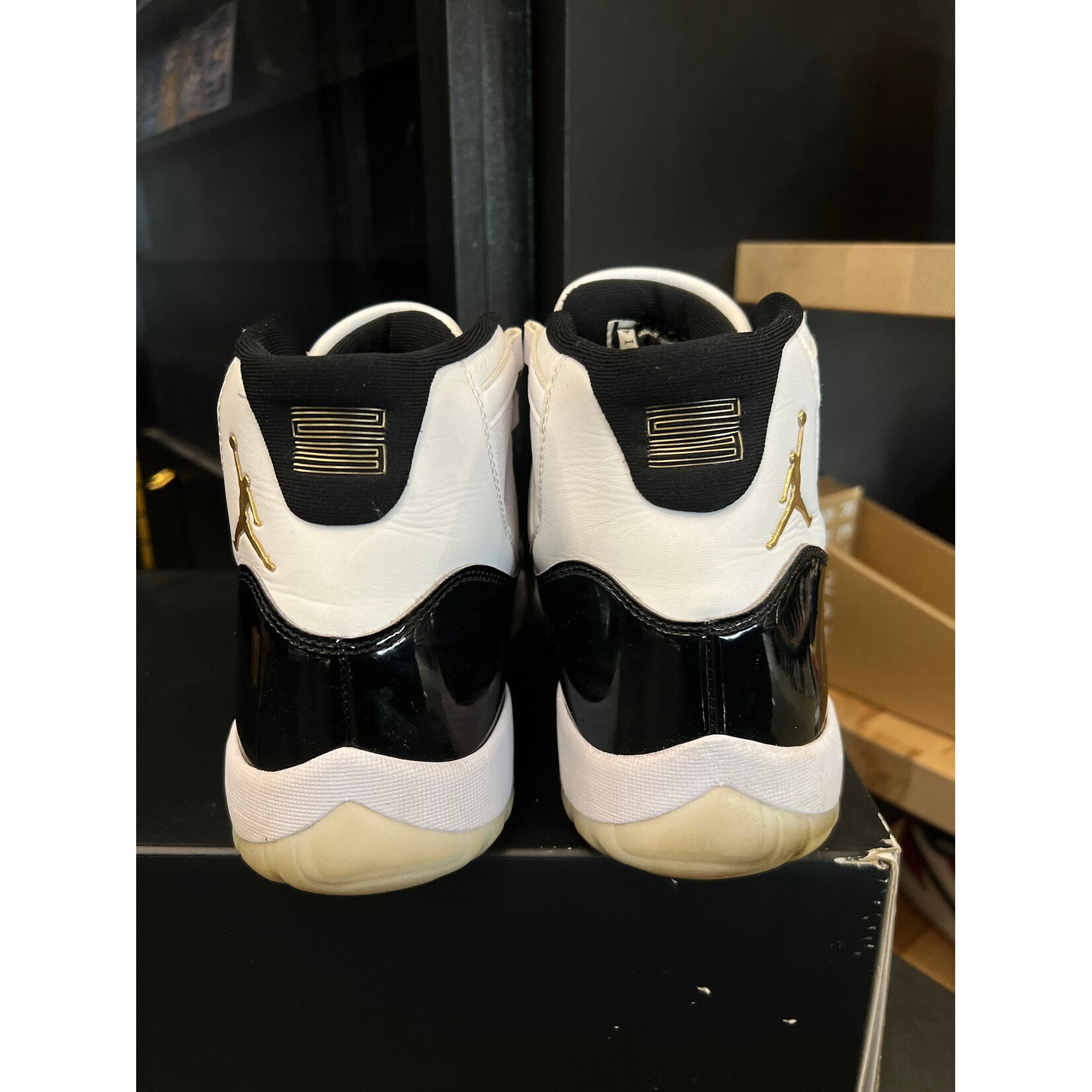 Jordan Jordan 11 Retro DMP Gratitude (2023) Size 11, PREOWNED