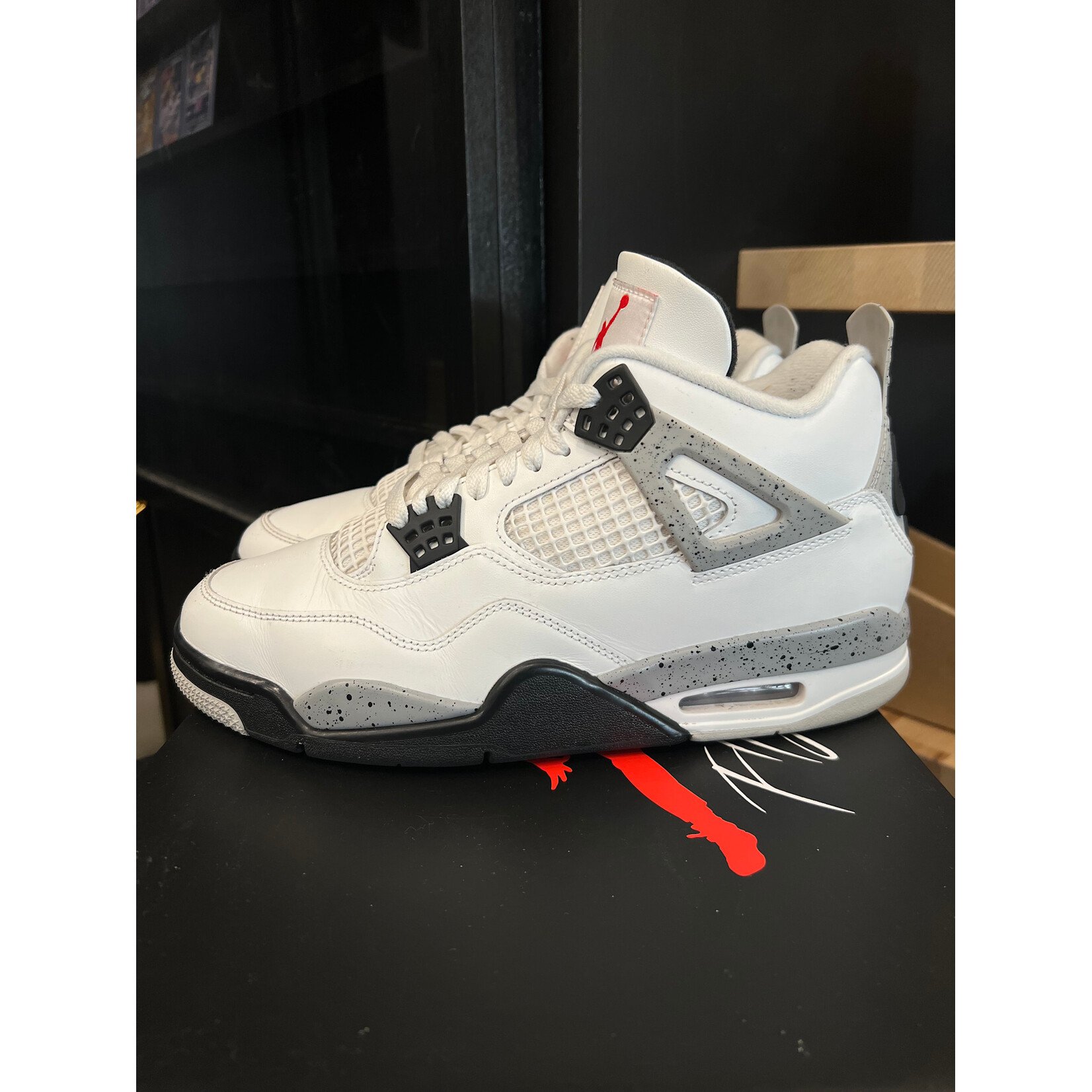 Jordan Jordan 4 Retro White Cement (2025) Size 9.5, PREOWNED