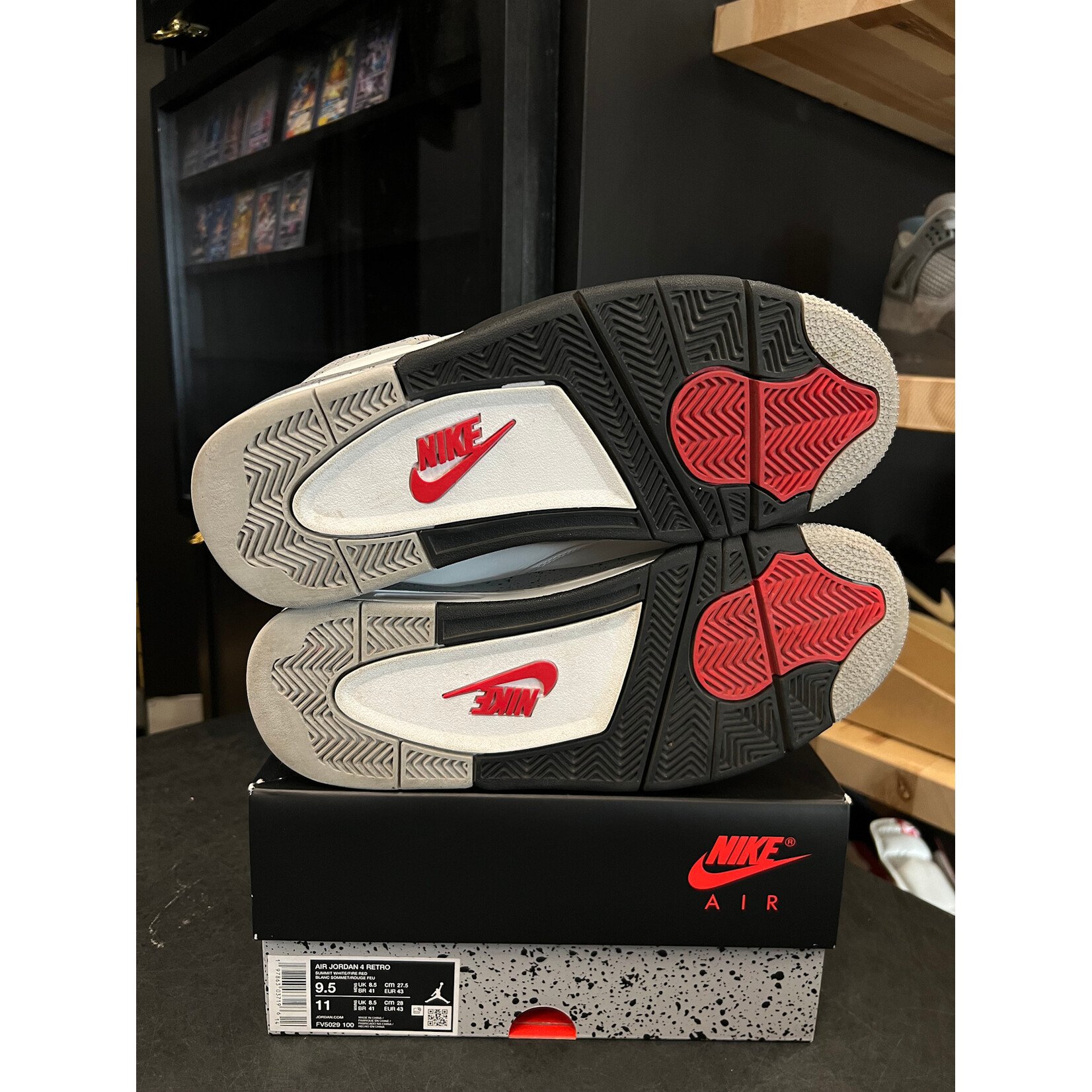 Jordan Jordan 4 Retro White Cement (2025) Size 9.5, PREOWNED