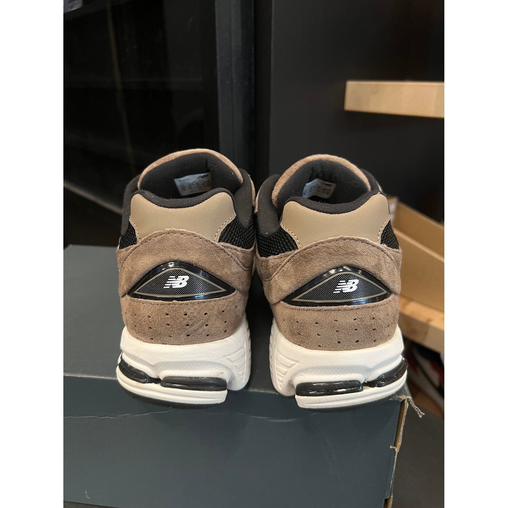 New New Balance 2002R Driftwood Black Size 10, PREOWNED