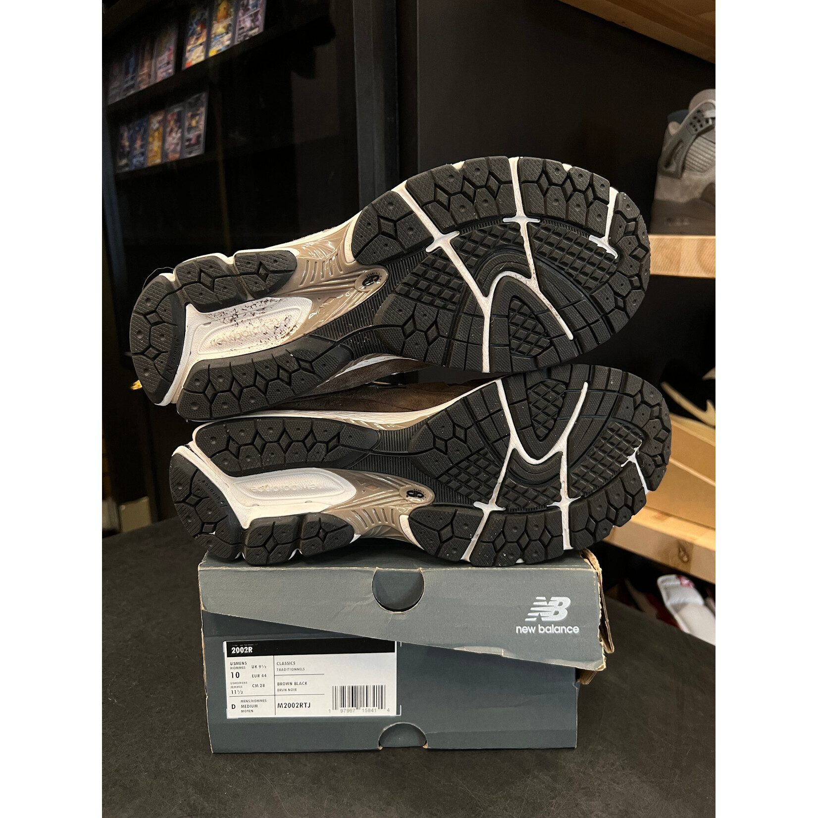 New New Balance 2002R Driftwood Black Size 10, PREOWNED