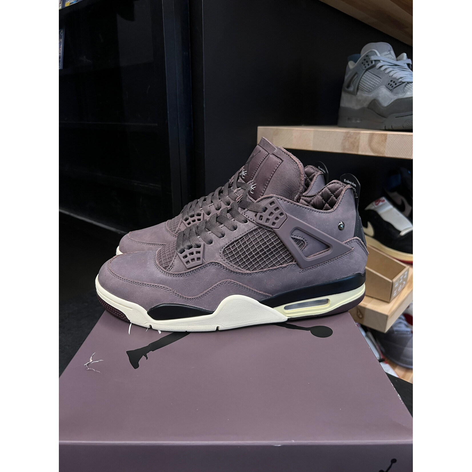 Jordan Jordan 4 Retro SP A Ma Maniére Violet Ore Size 10.5, PREOWNED