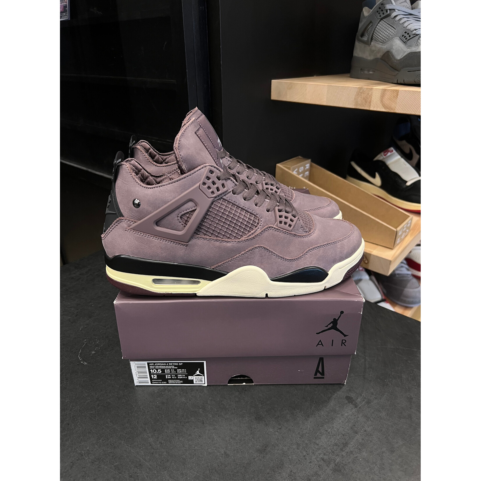 Jordan Jordan 4 Retro SP A Ma Maniére Violet Ore Size 10.5, PREOWNED