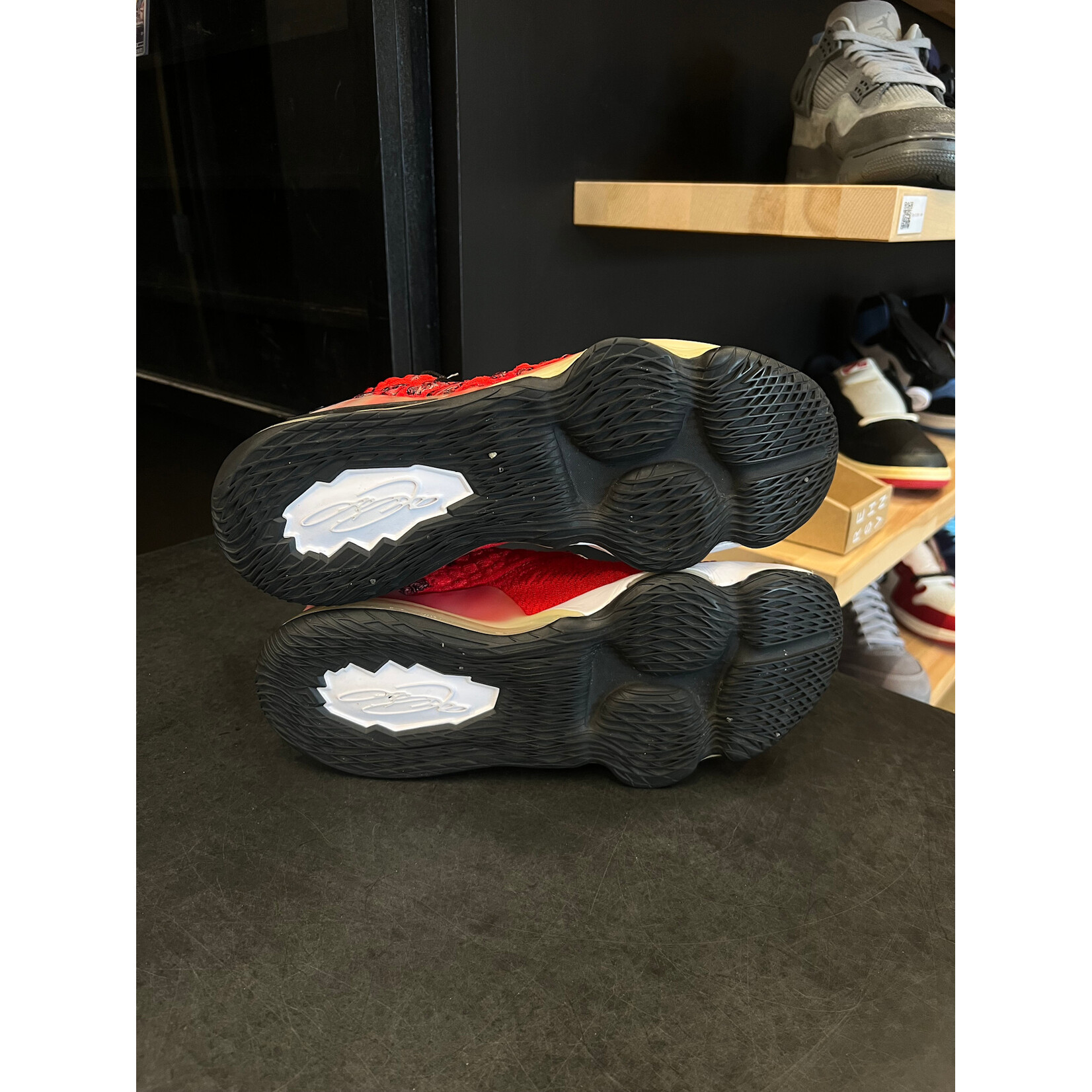 Nike Nike LeBron 17 Uptempo Size 11.5, PREOWNED