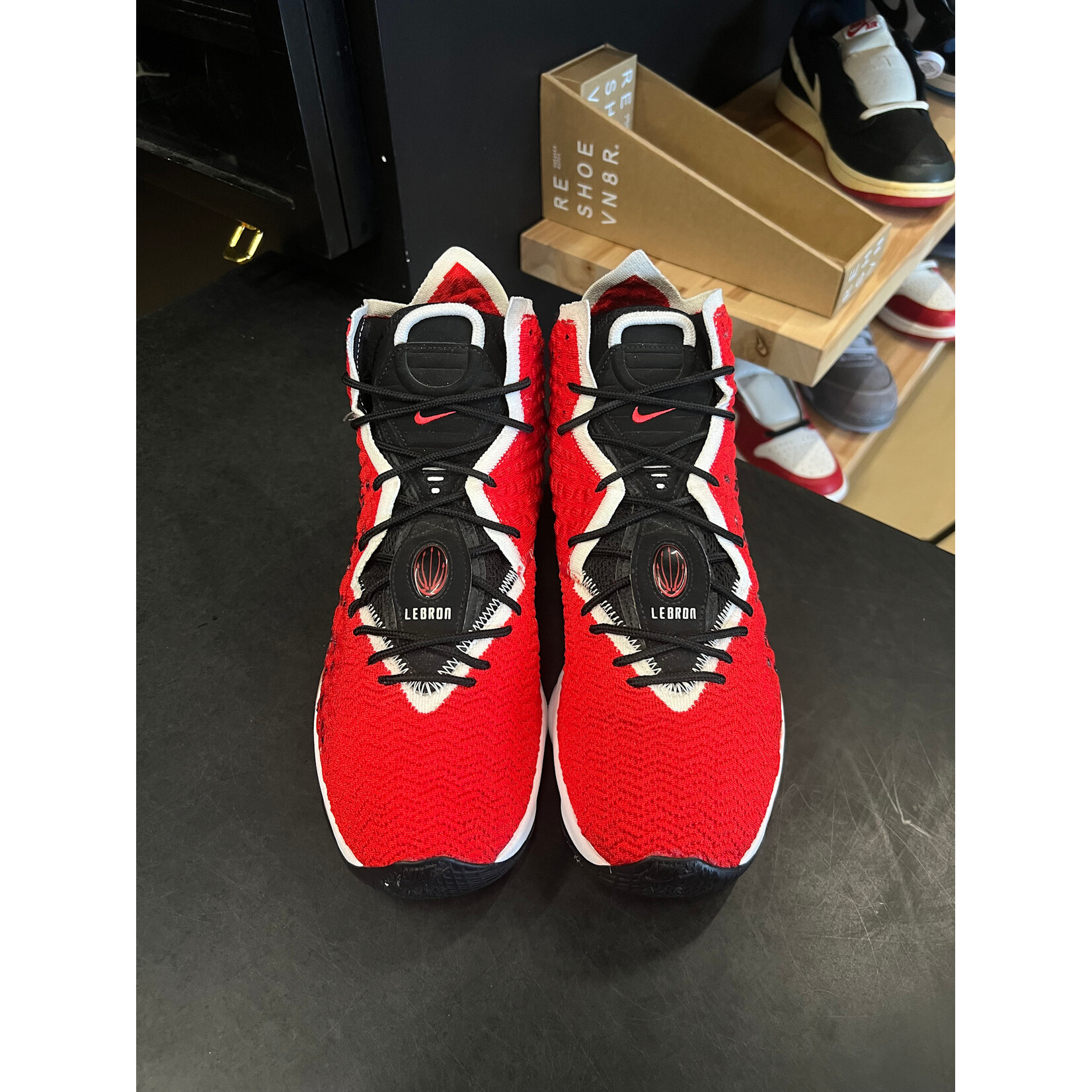 Nike Nike LeBron 17 Uptempo Size 11.5, PREOWNED