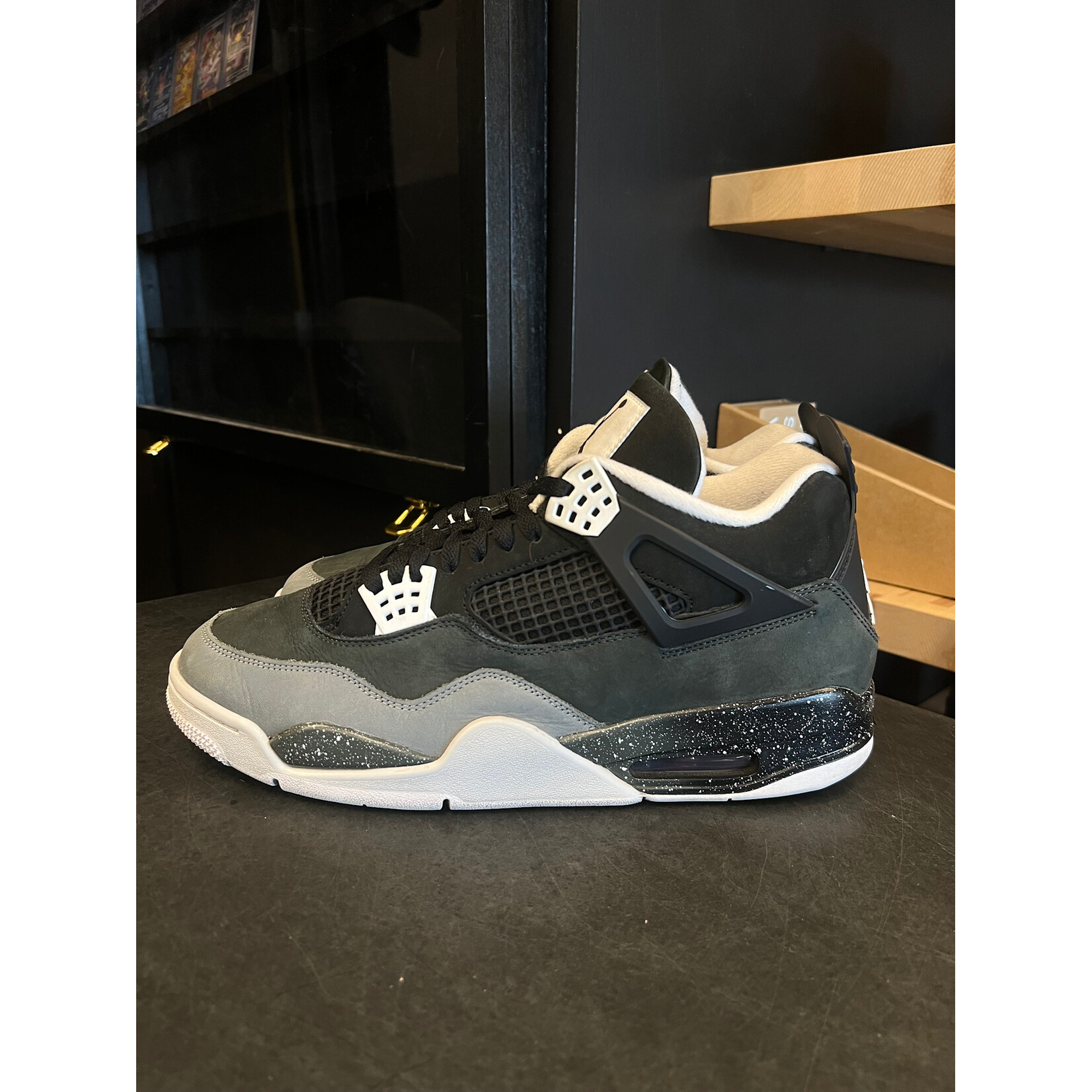 Jordan Jordan 4 Retro Fear (2024) Size 13, PREOWNED NO BOX