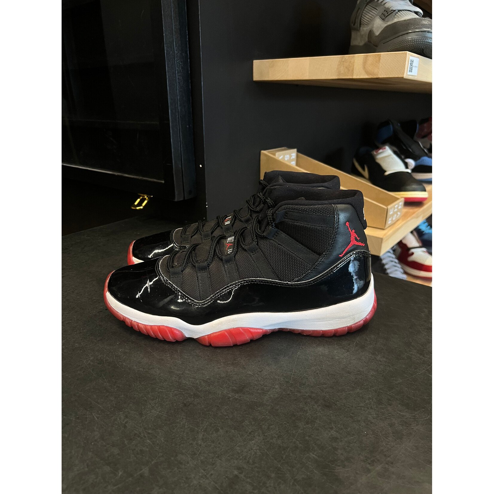 Jordan Jordan 11 Retro Playoffs Bred (2019) Size 10, PREOWNED