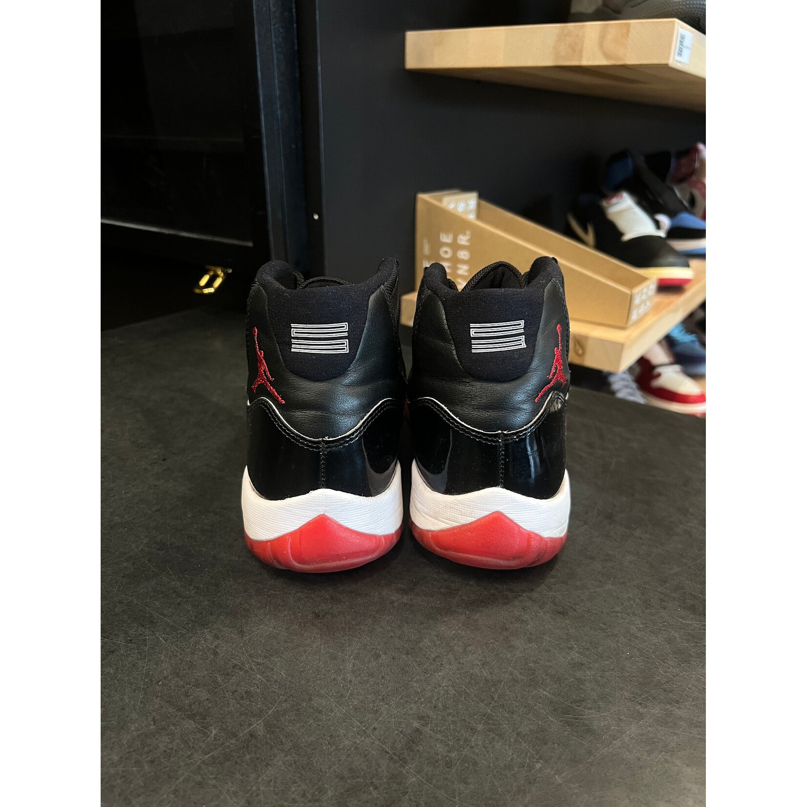 Jordan Jordan 11 Retro Playoffs Bred (2019) Size 10, PREOWNED
