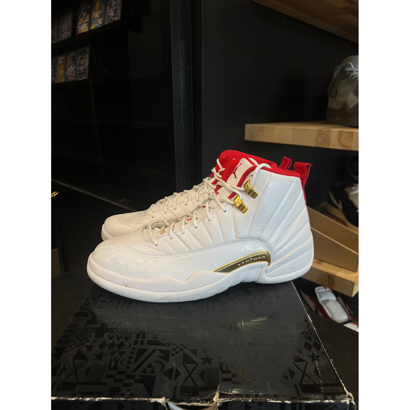 Jordan Jordan 12 Retro FIBA (2019) Size 10, PREOWNED