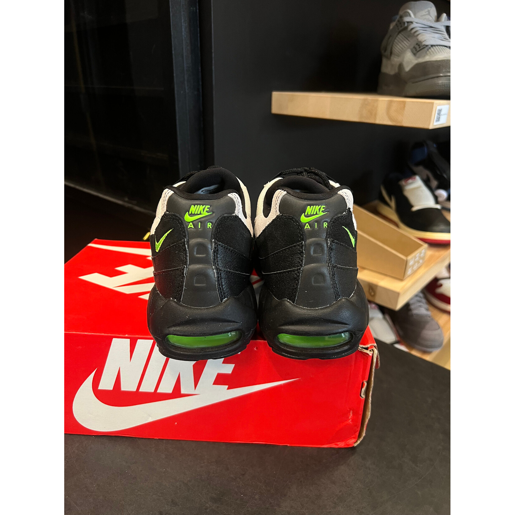 Nike Nike Air Max 95 Antifreeze (2019) Size 10.5, PREOWNED