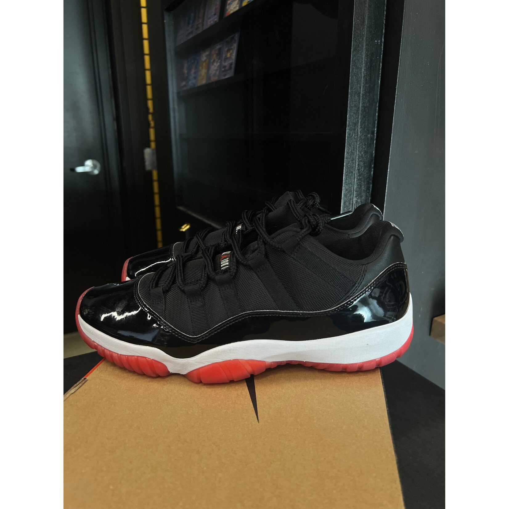Jordan Jordan 11 Retro Low Bred (2025) Size 10.5, PREOWNED