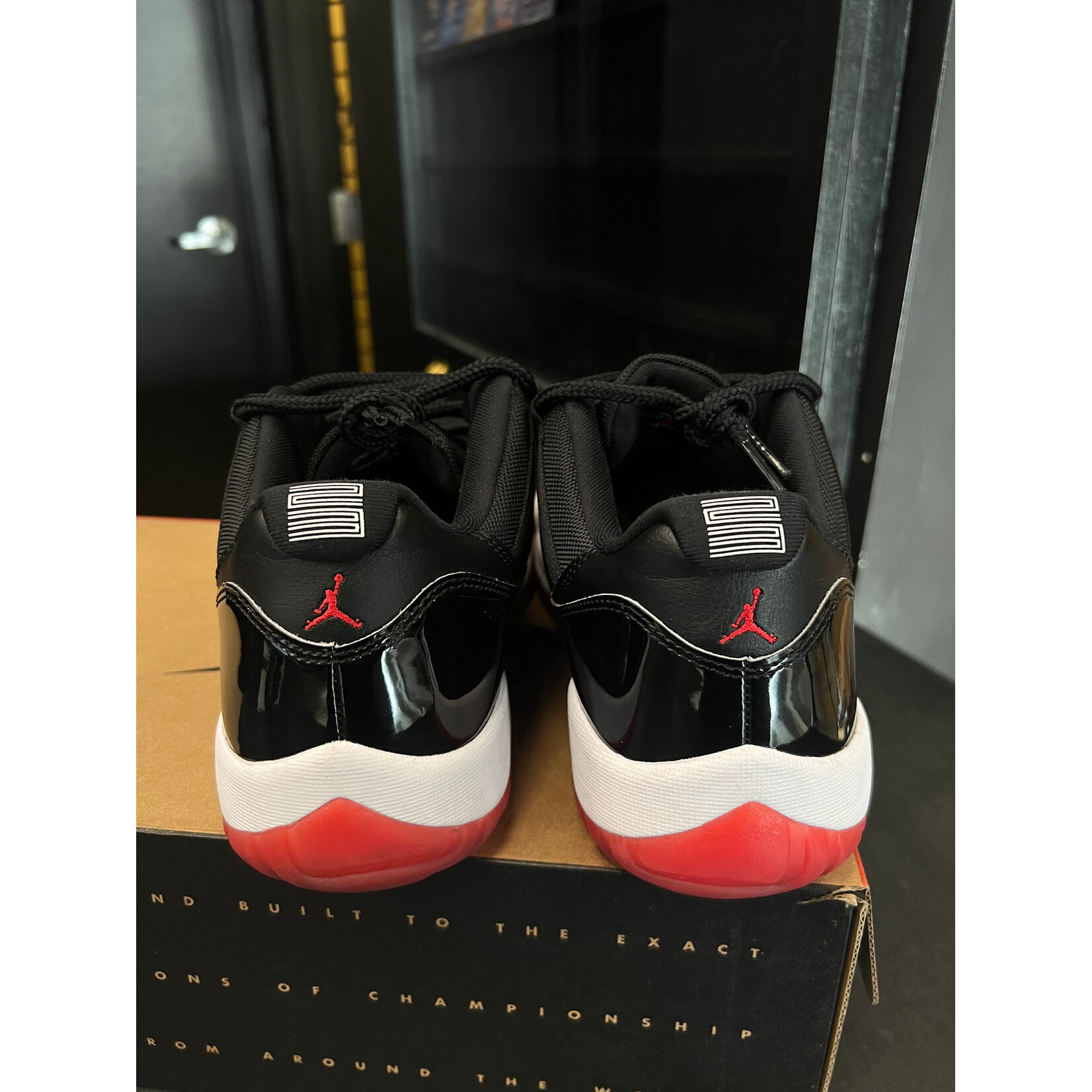 Jordan Jordan 11 Retro Low Bred (2025) Size 10.5, PREOWNED