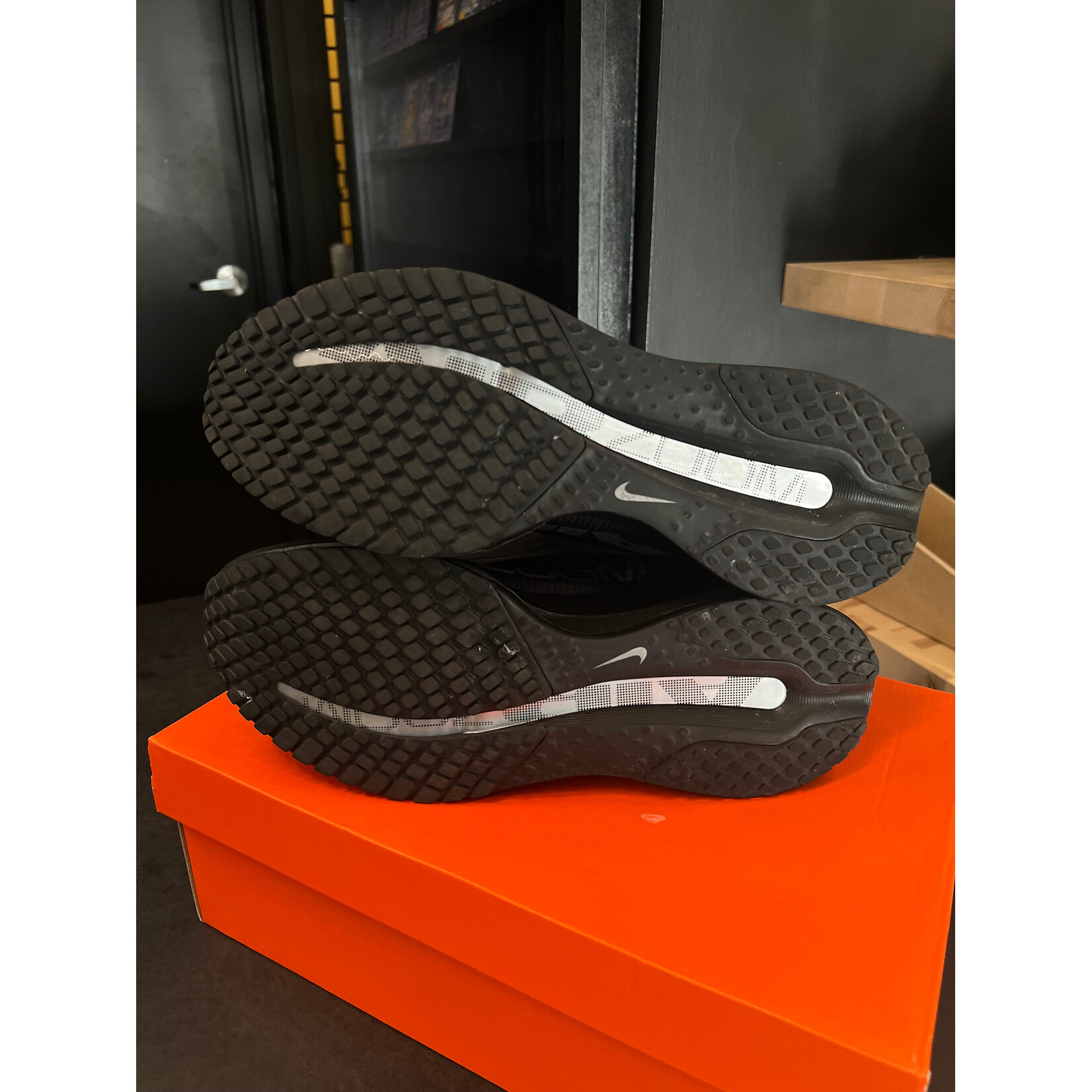 Nike Nike Air Zoom Pegasus Premium Black Metallic Silver Size 11, PREOWNED