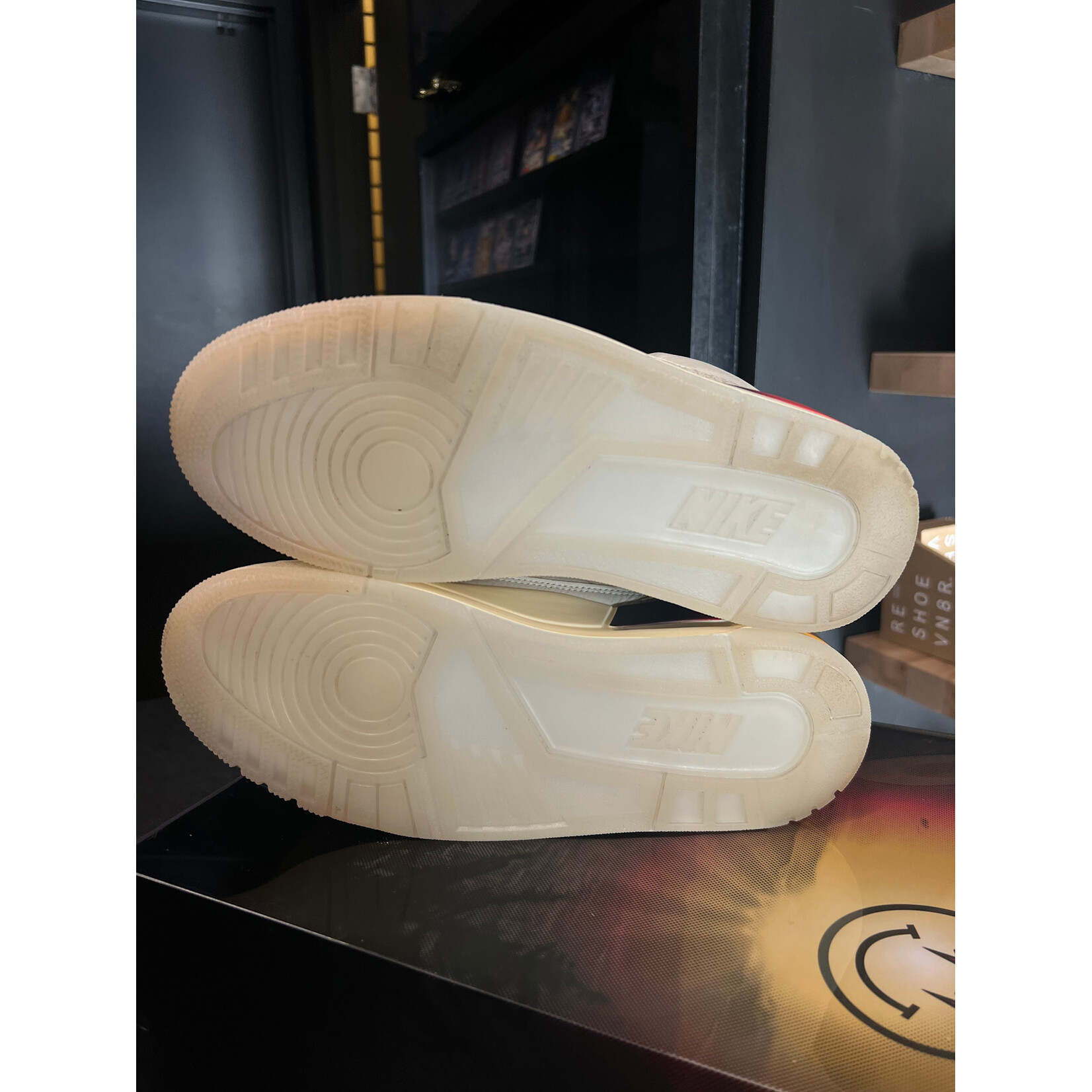 Jordan Jordan 3 Retro SP J Balvin Medellín Sunset Size 9, PREOWNED