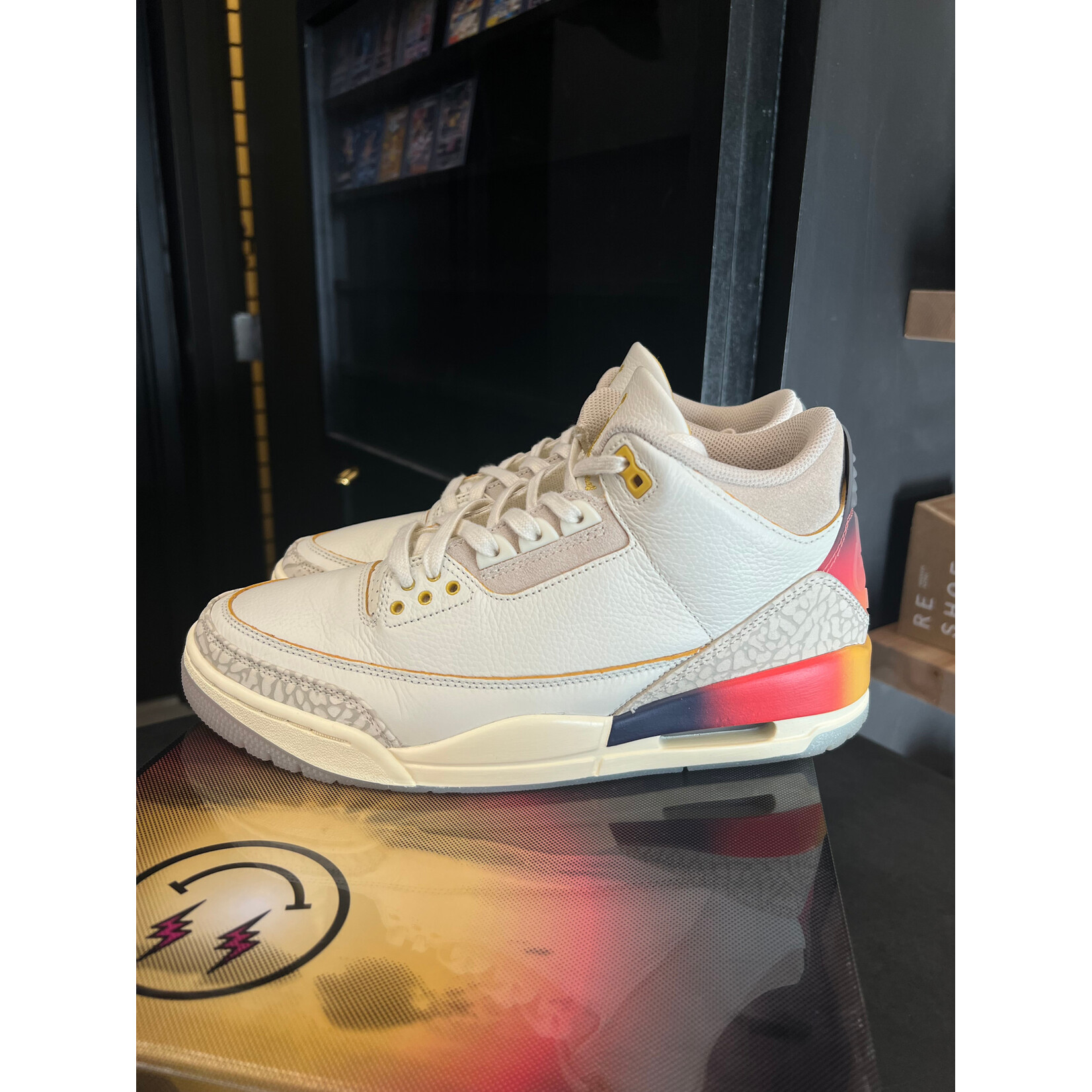 Jordan Jordan 3 Retro SP J Balvin Medellín Sunset Size 9, PREOWNED