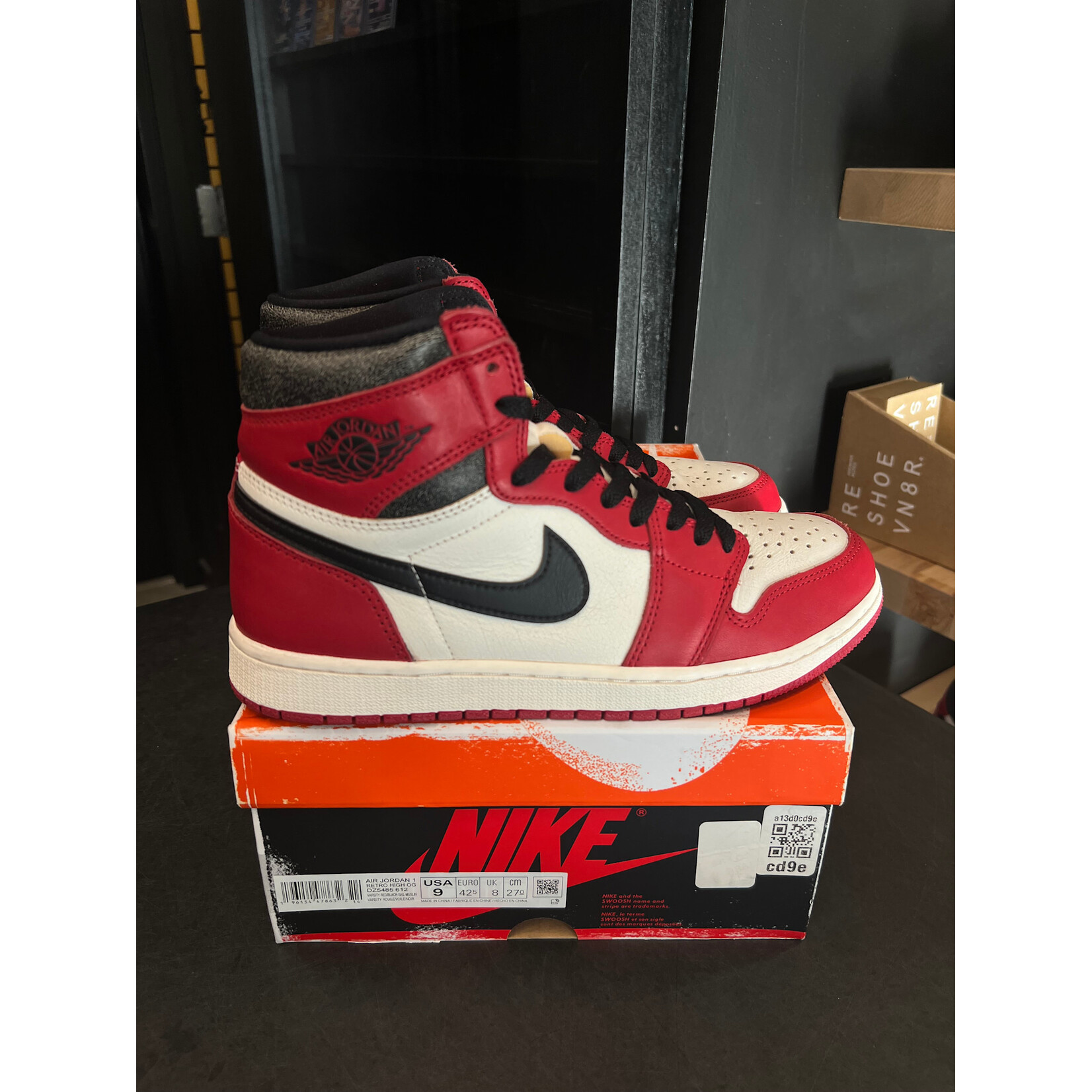 Jordan Jordan 1 Retro High OG Chicago Lost and Found Size 9, PREOWNED