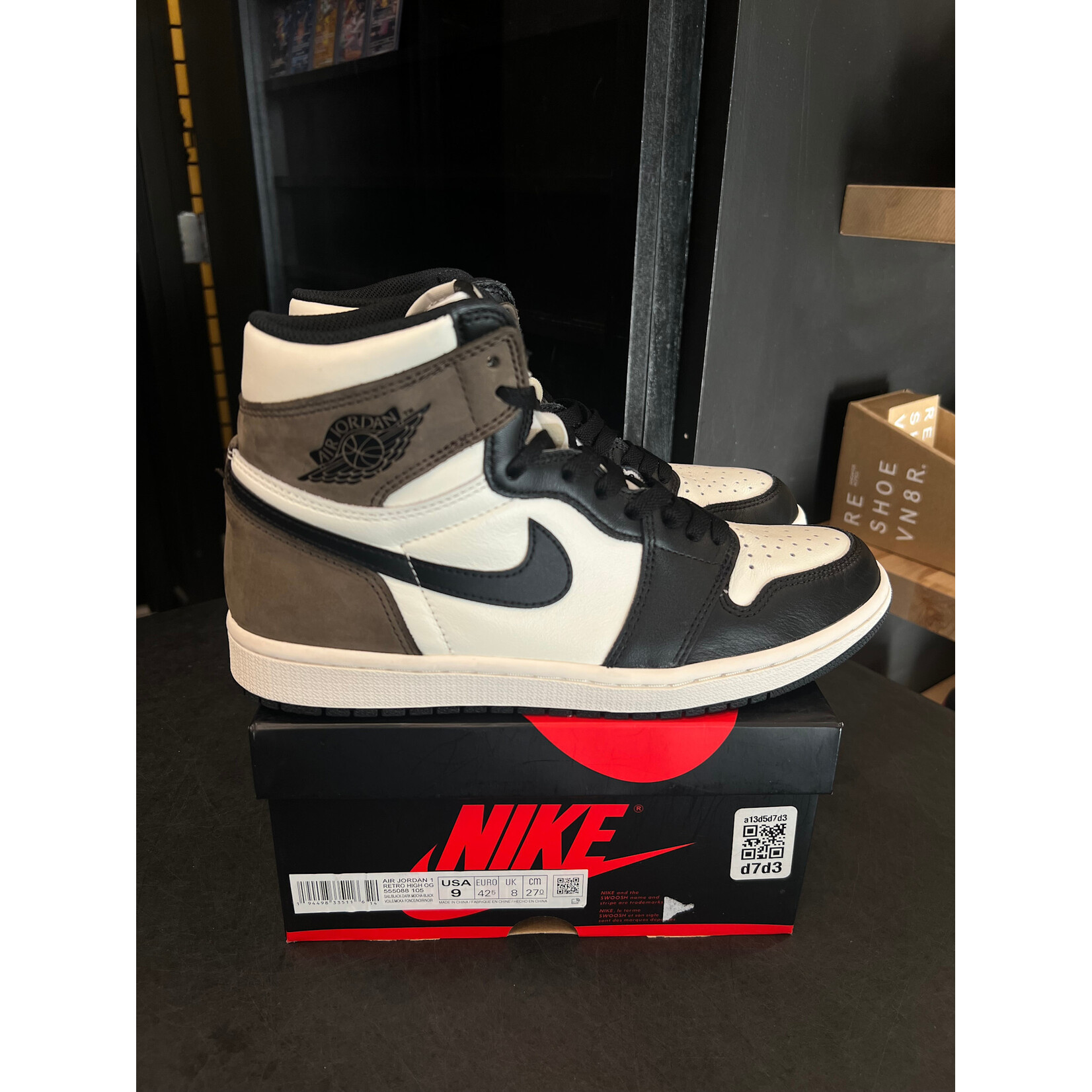 Jordan Jordan 1 Retro High Dark Mocha Size 9, PREOWNED