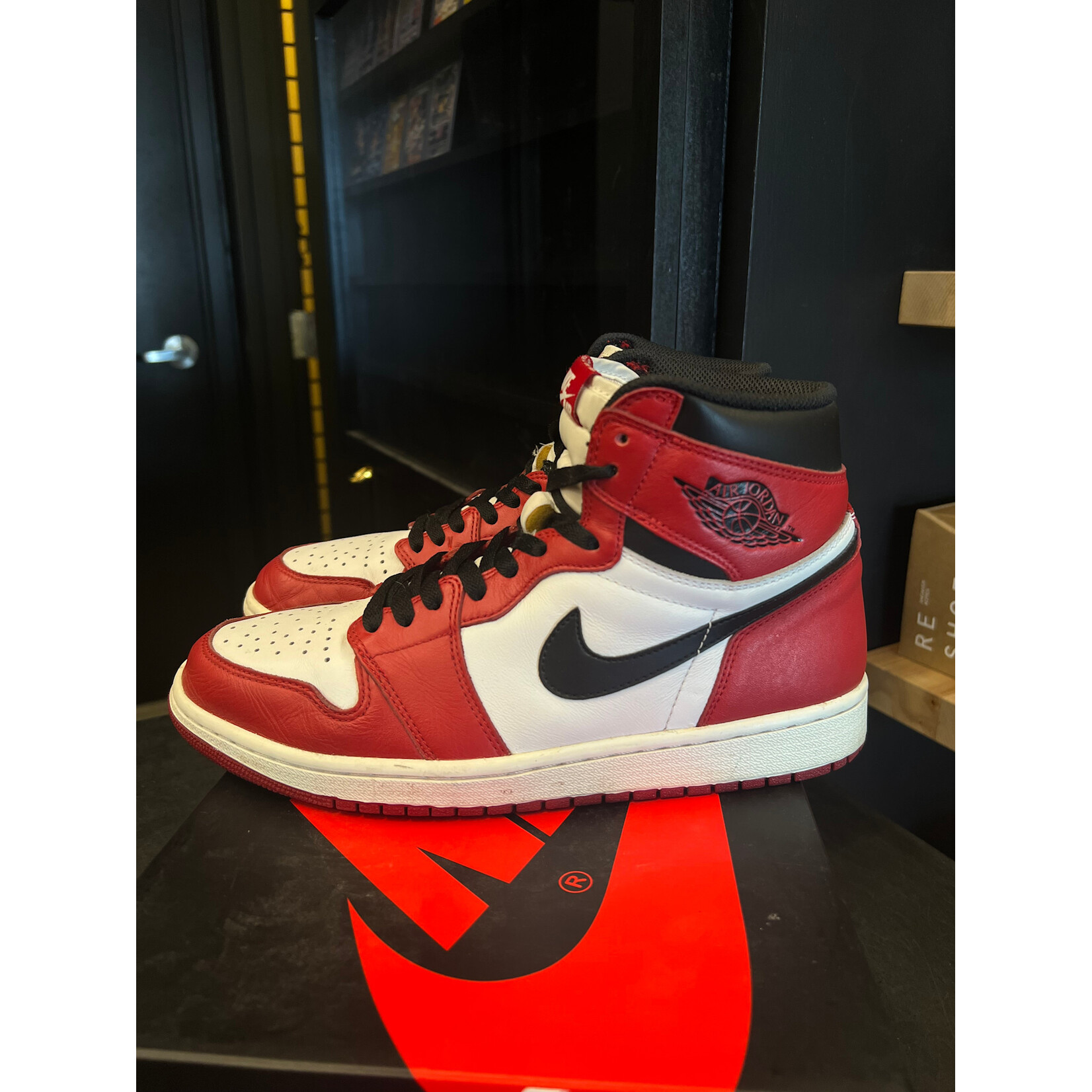 Jordan Jordan 1 Retro Chicago (2015) Size 9.5, PREOWNED