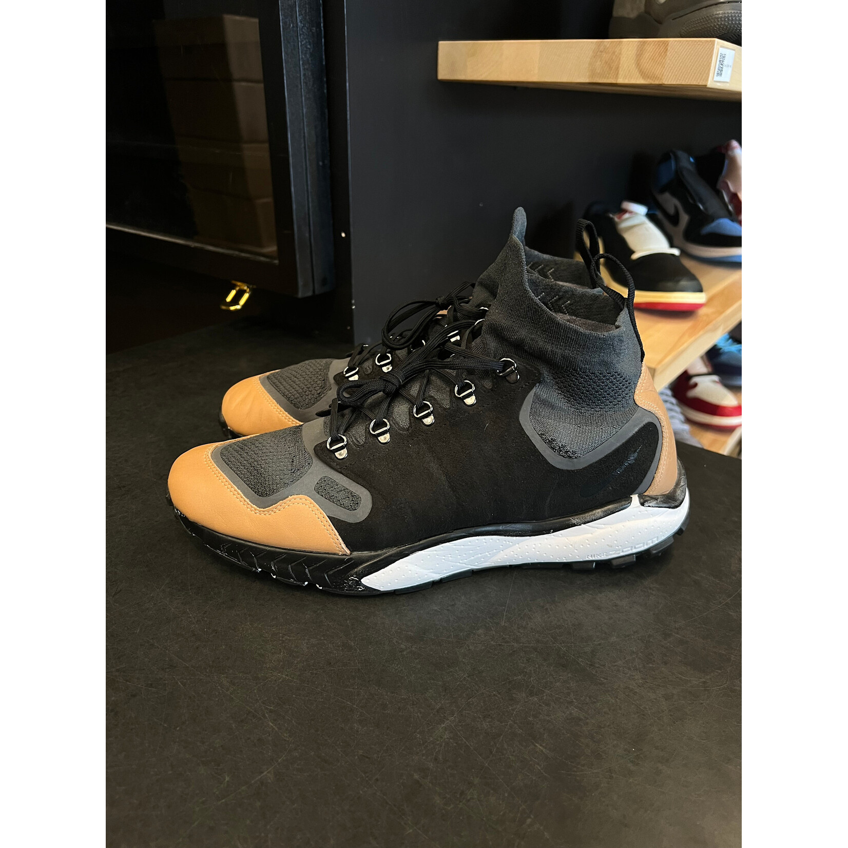 Nike Nike Air Zoom Talaria Mid Fk Prm Anthracite Black-Vachetta Tan Size 12, PREOWNED