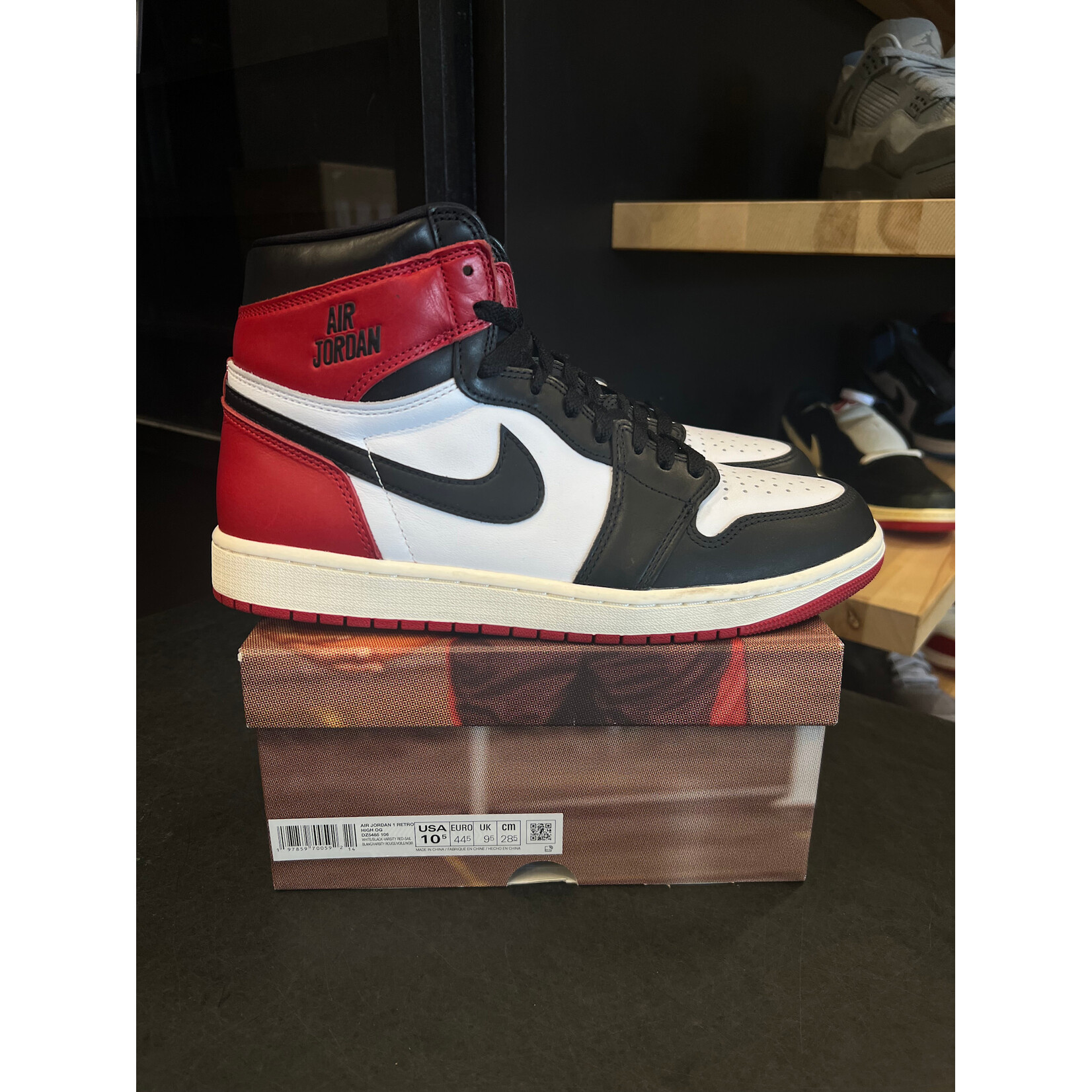 Jordan Jordan 1 Retro High OG Black Toe Reimagined Size 10.5, PREOWNED