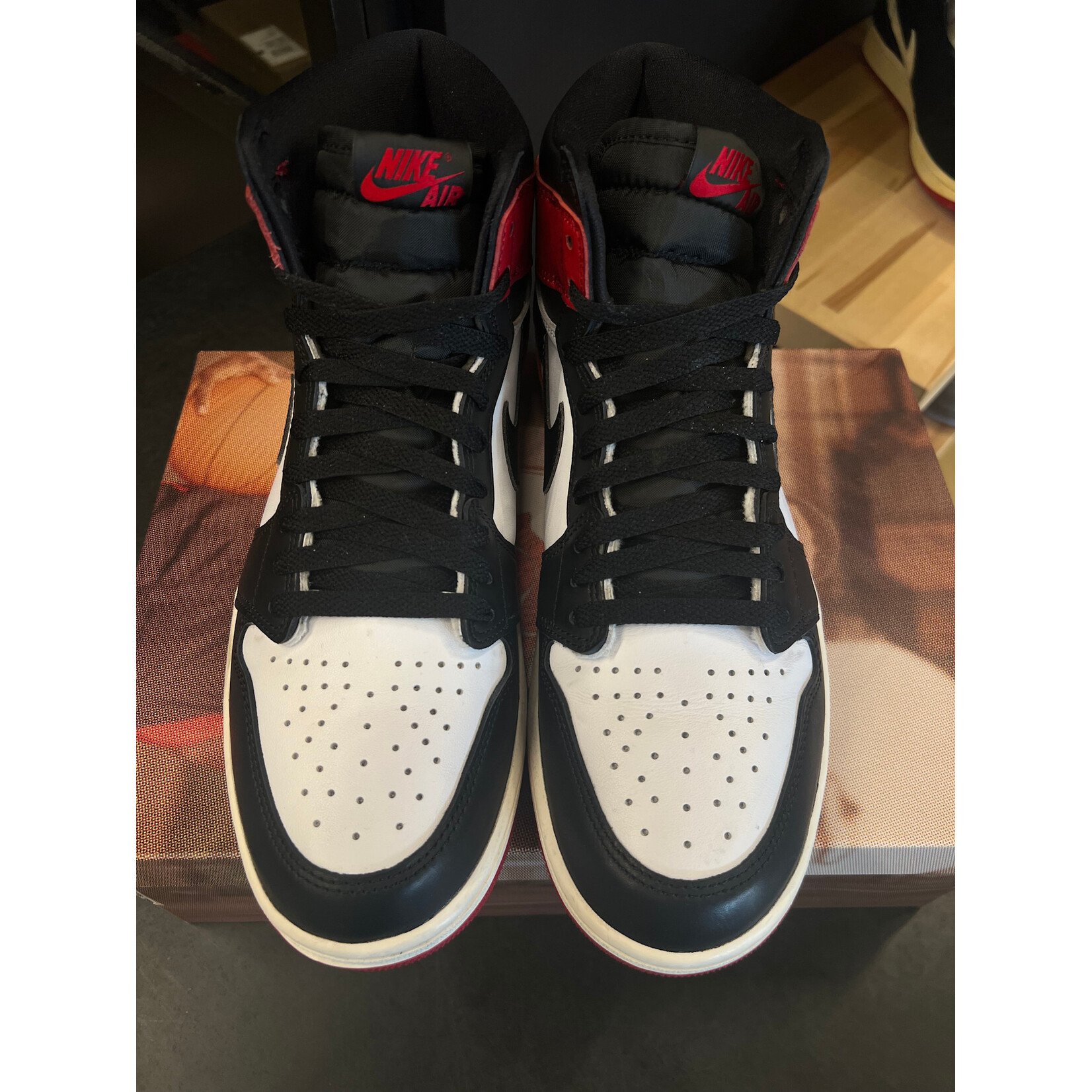 Jordan Jordan 1 Retro High OG Black Toe Reimagined Size 10.5, PREOWNED
