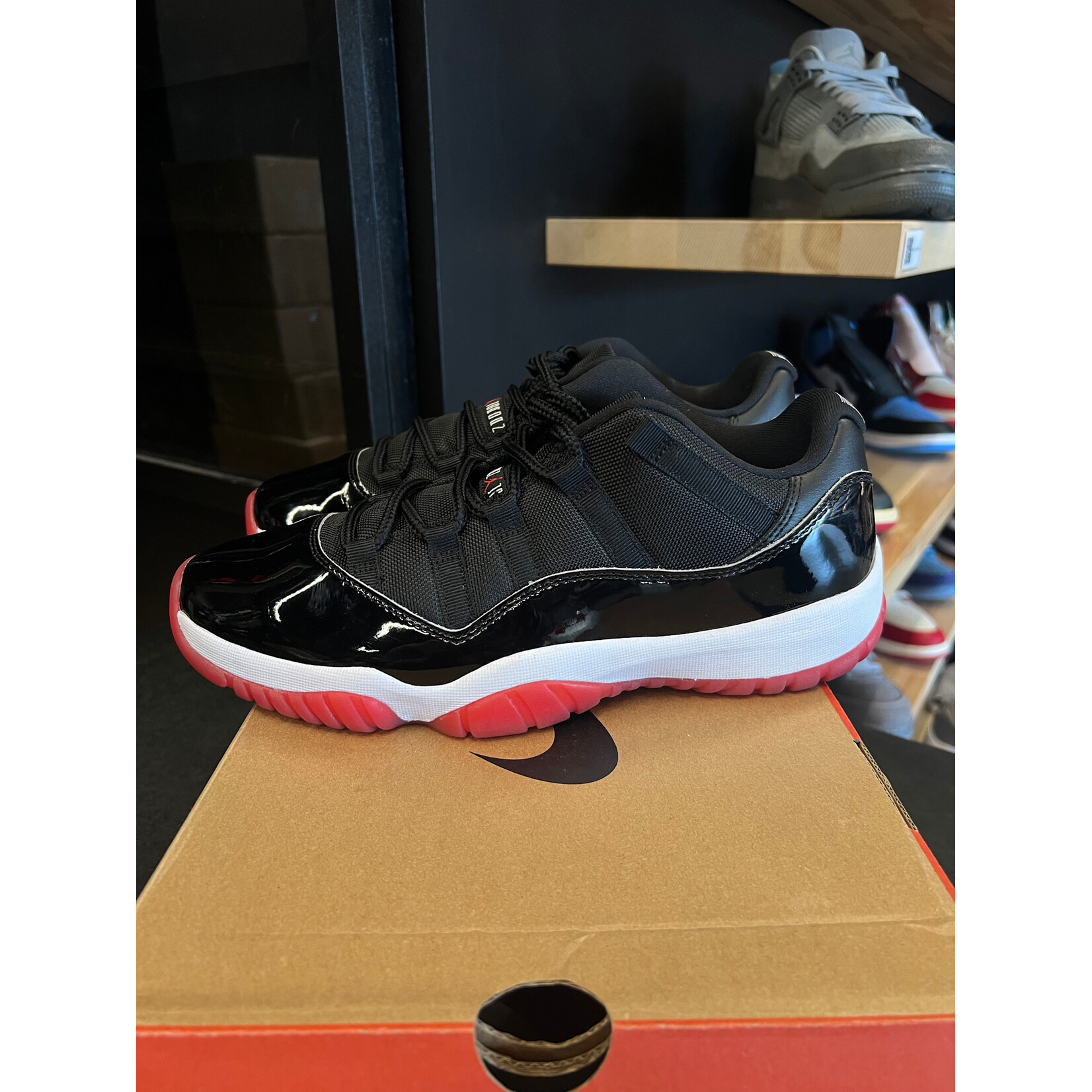 Jordan Jordan 11 Retro Low Bred (2025) Size 10.5, PREOWNED