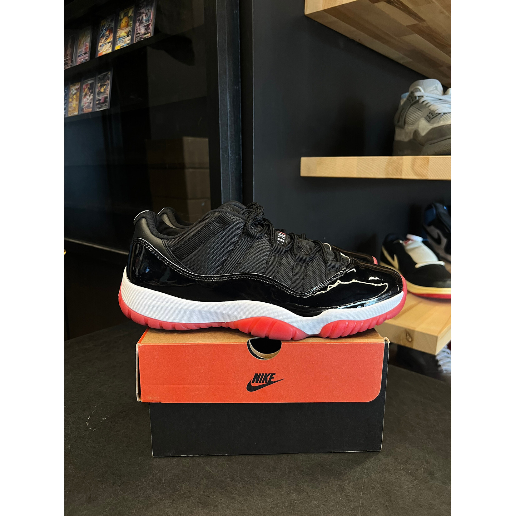 Jordan Jordan 11 Retro Low Bred (2025) Size 10.5, PREOWNED