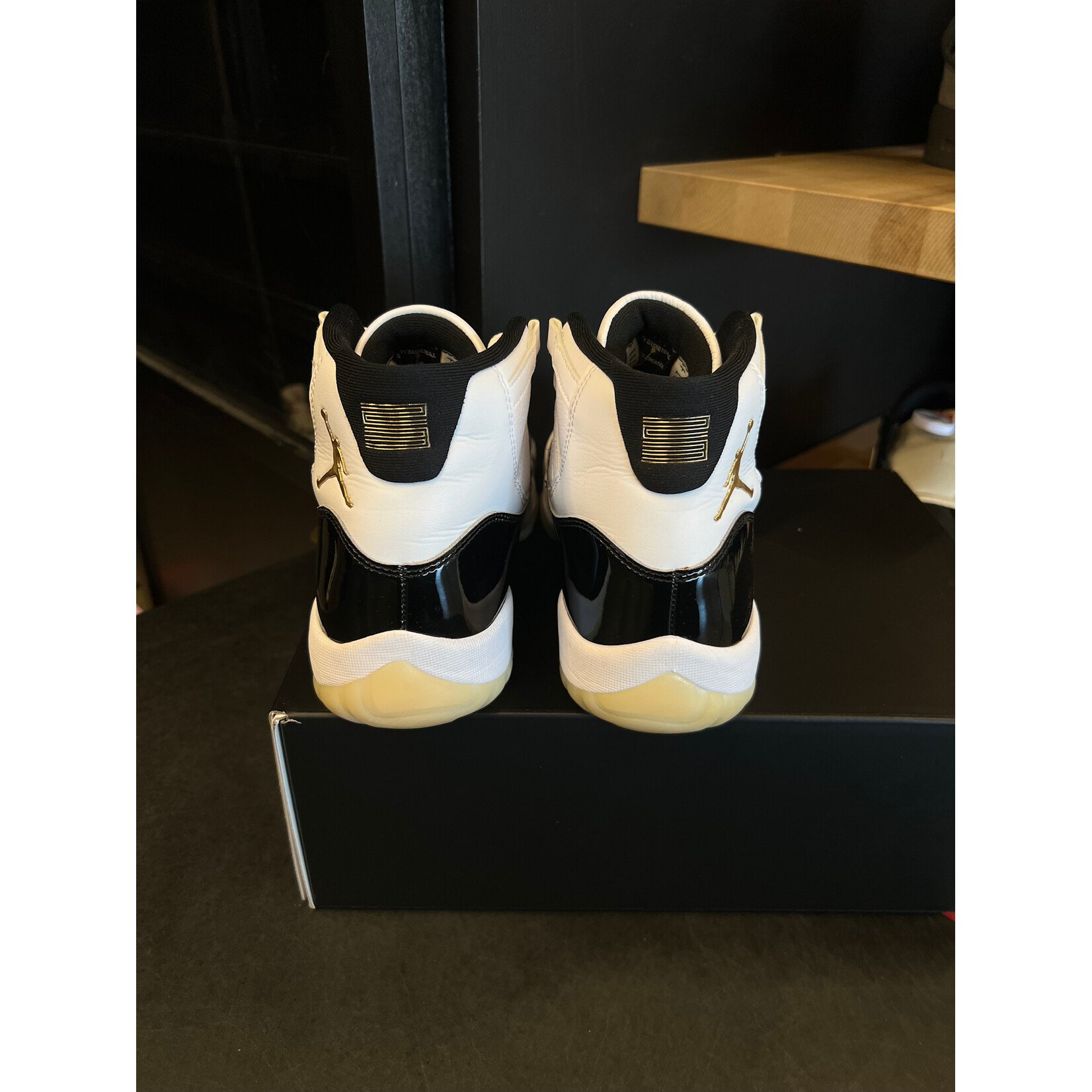 Jordan Jordan 11 Retro DMP Gratitude (2023) Size 10, PREOWNED