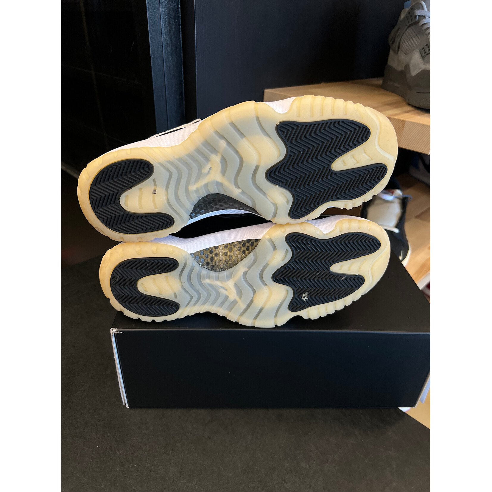 Jordan Jordan 11 Retro DMP Gratitude (2023) Size 10, PREOWNED