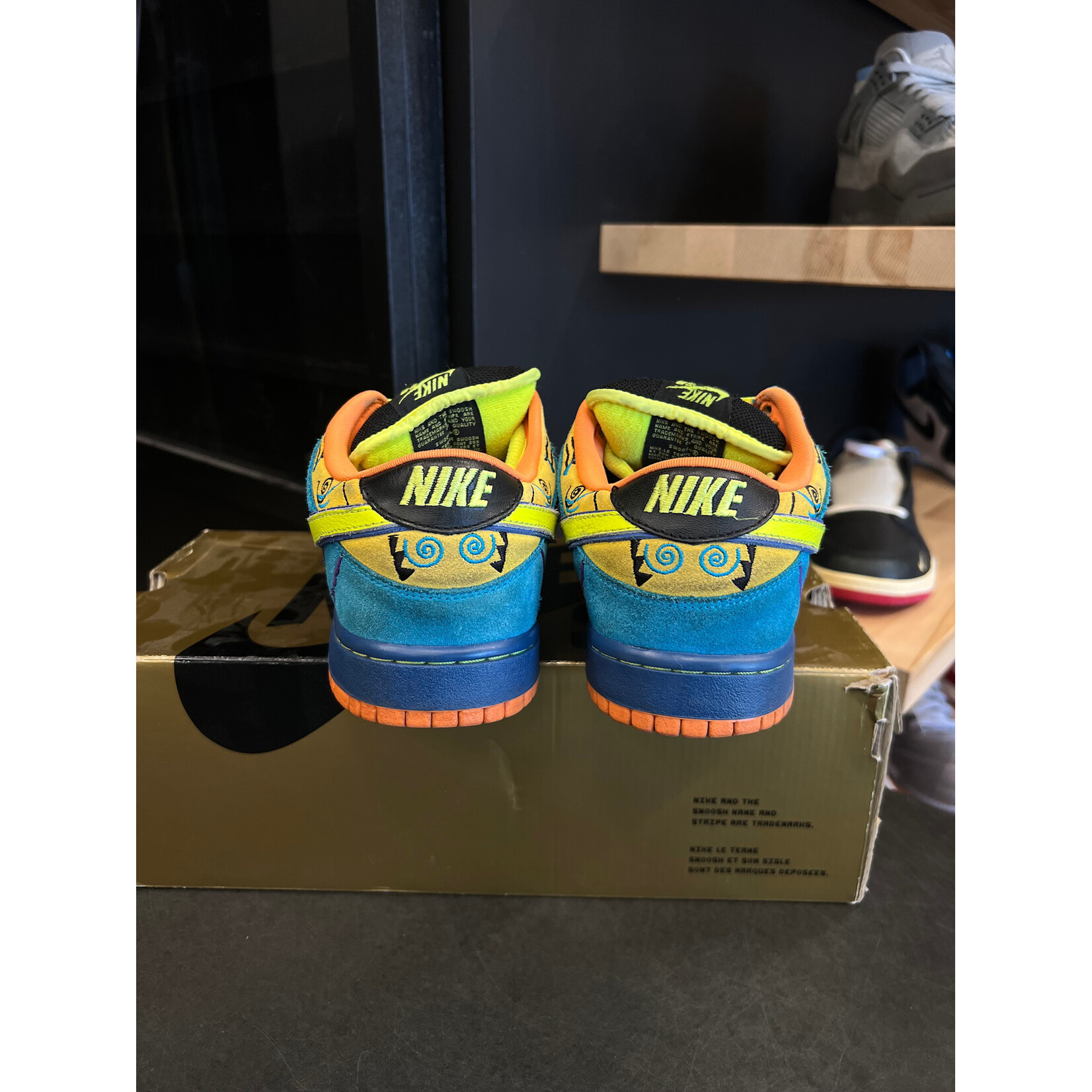 Nike Nike SB Dunk Low Skate or Die Size 9, PREOWNED (REP BOX)