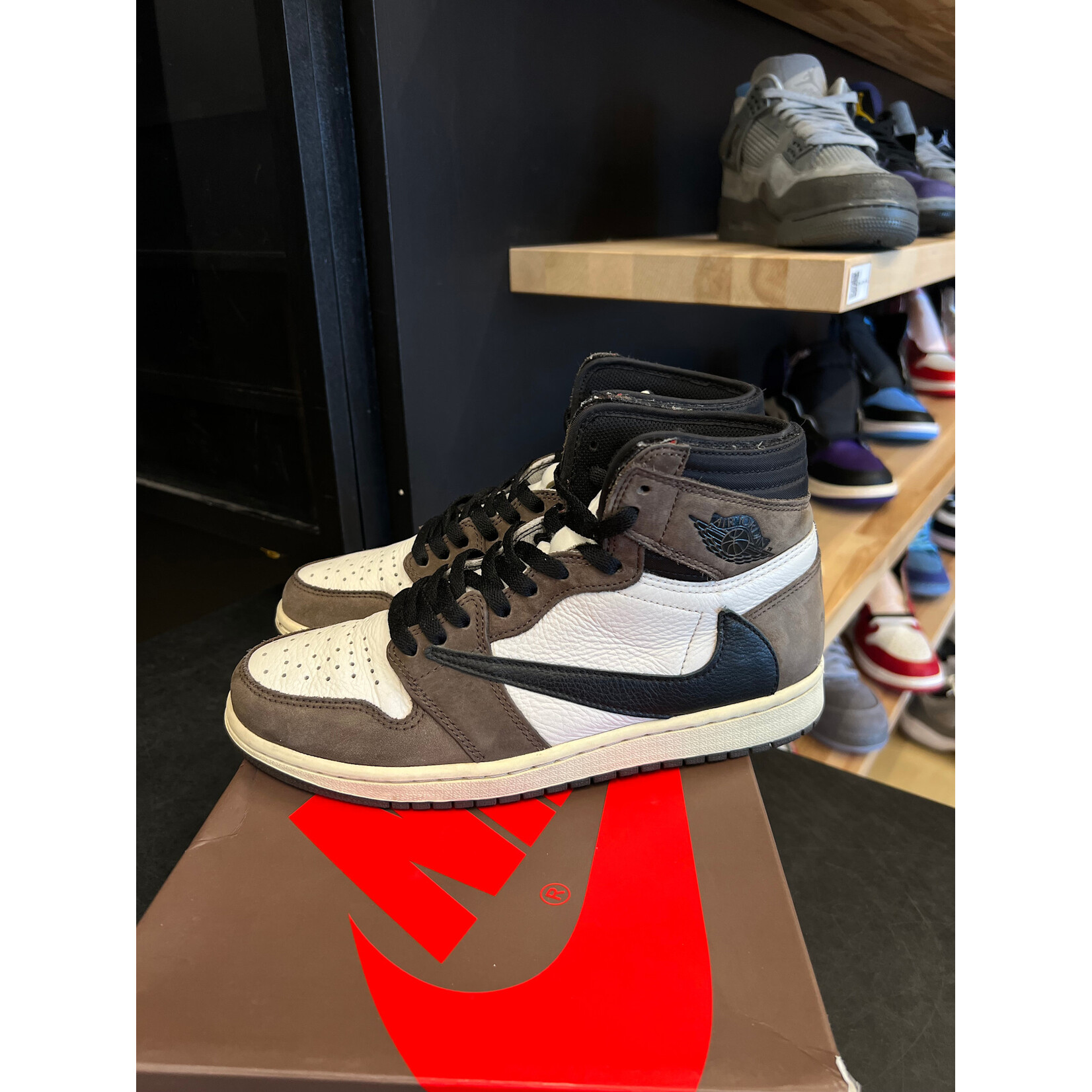 Jordan Jordan 1 Retro High OG SP Travis Scott Mocha Size 8, PREOWNED