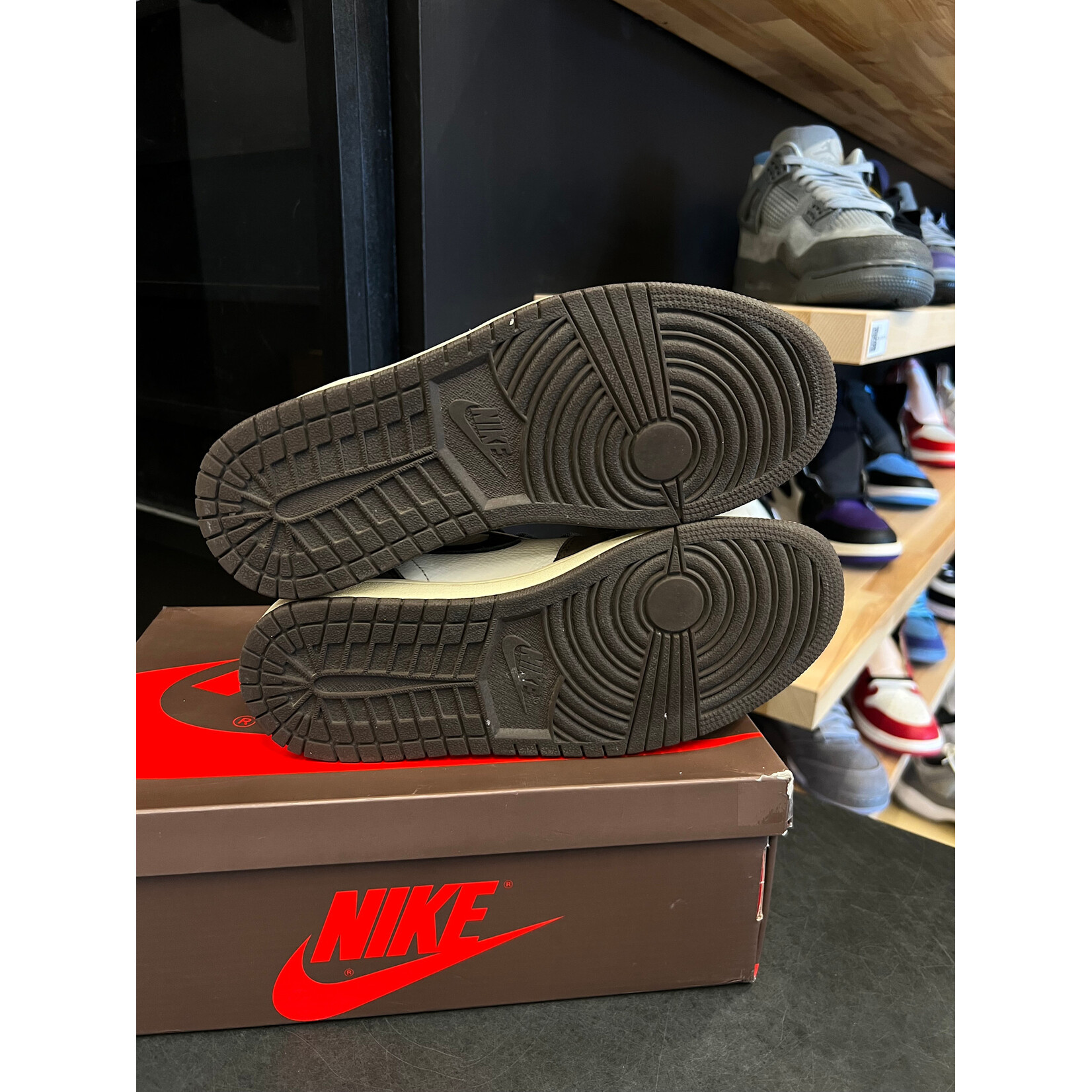 Jordan Jordan 1 Retro High OG SP Travis Scott Mocha Size 8, PREOWNED