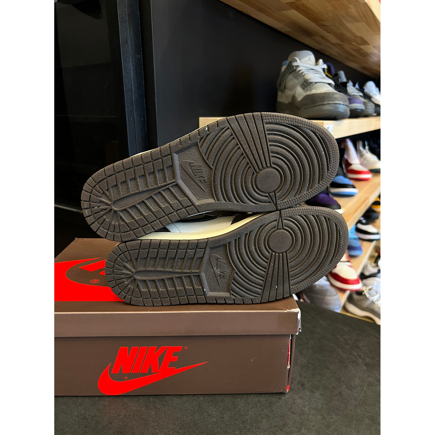 Jordan Jordan 1 Retro High OG SP Travis Scott Mocha Size 8, PREOWNED