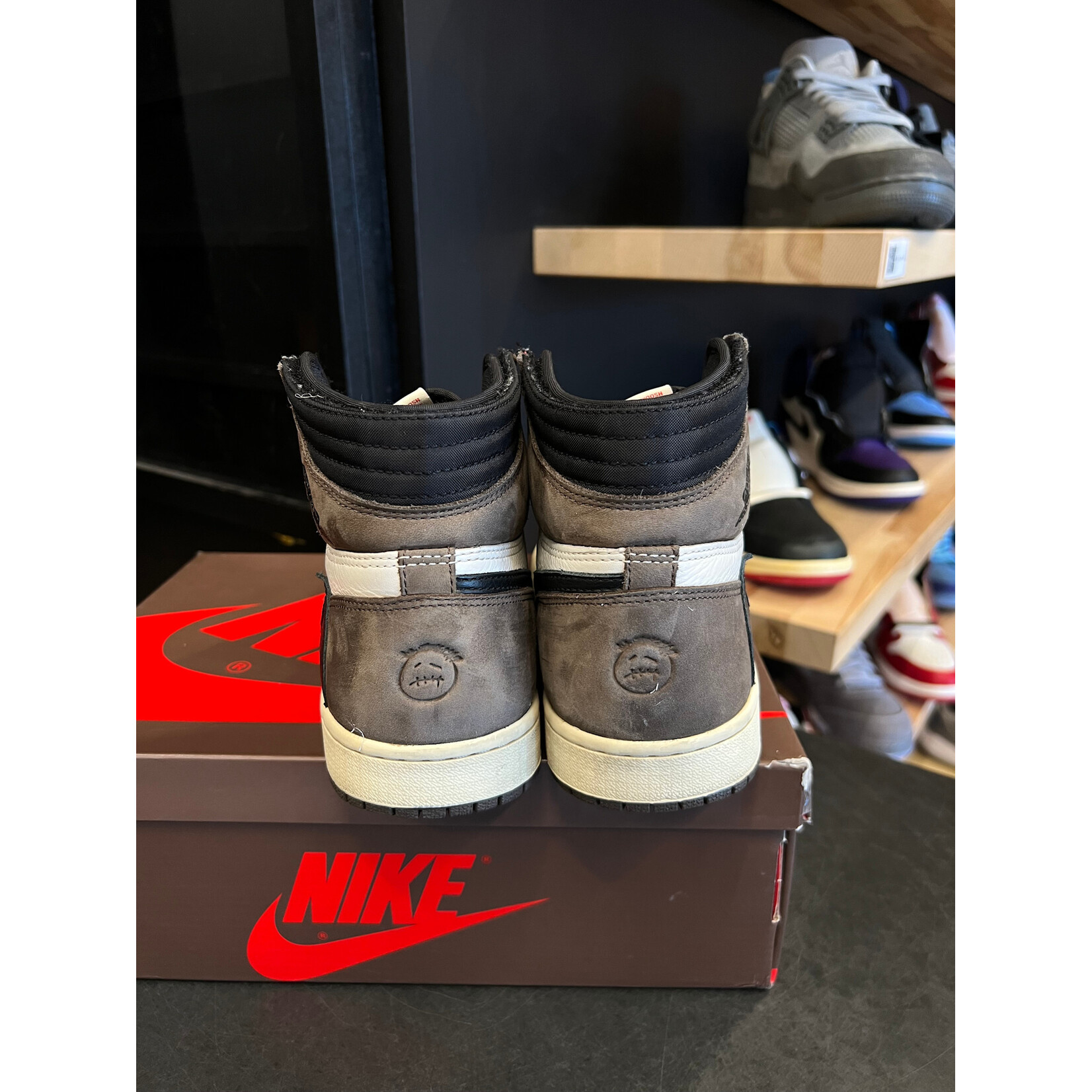 Jordan Jordan 1 Retro High OG SP Travis Scott Mocha Size 8, PREOWNED