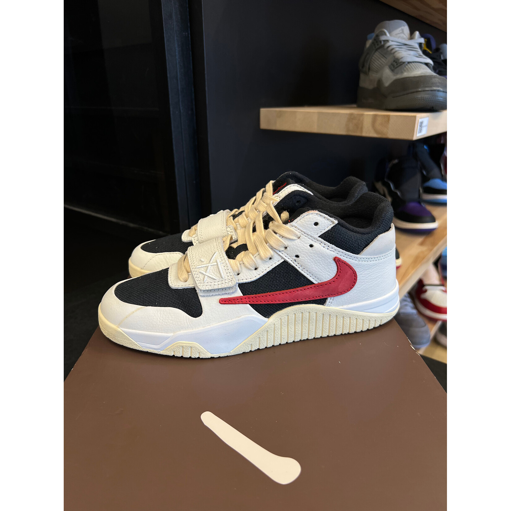 Jordan Jordan Jumpman Jack TR Travis Scott University Red Size 7.5, PREOWNED