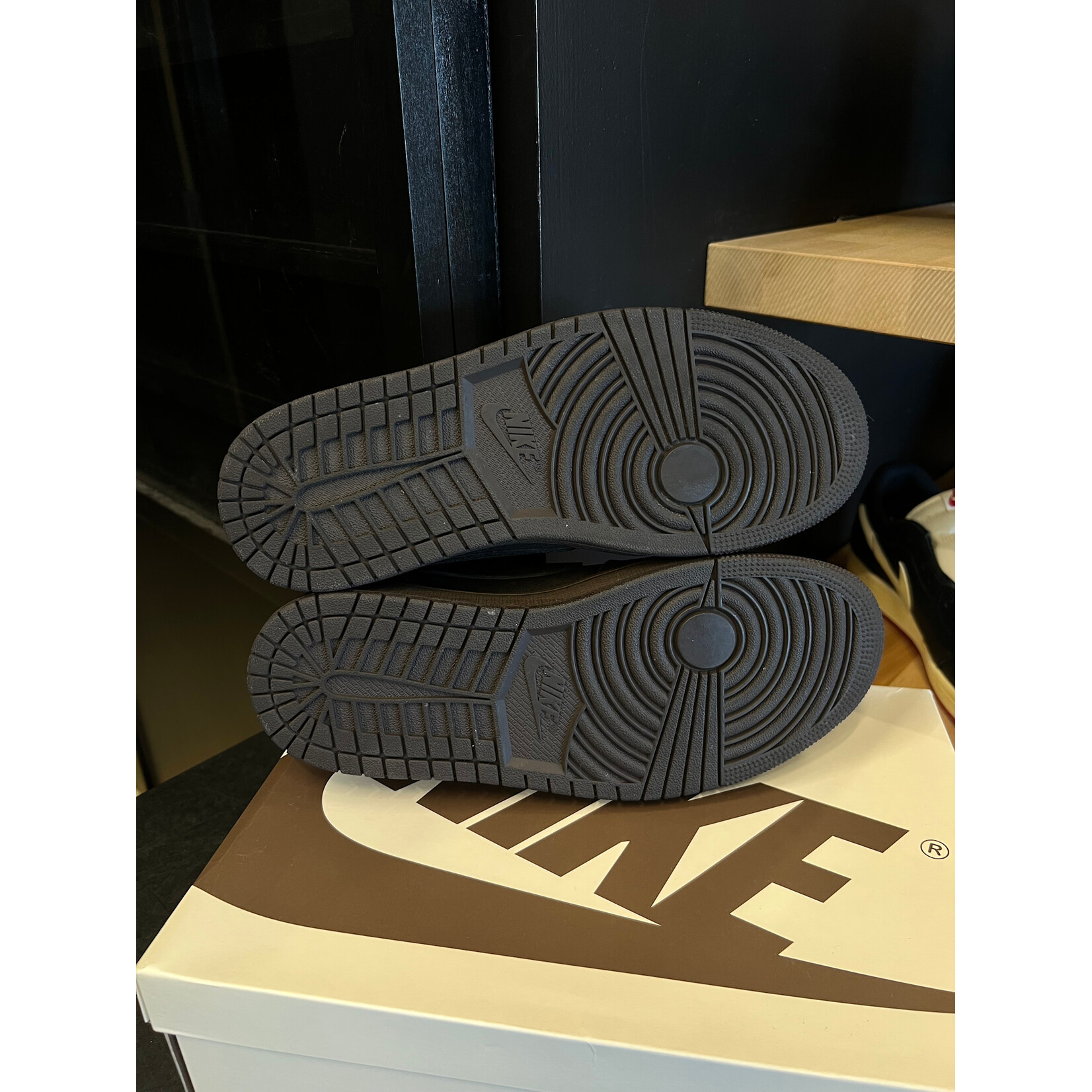 Jordan Jordan 1 Retro Low OG SP Travis Scott Velvet Brown Size 7.5, PREOWNED