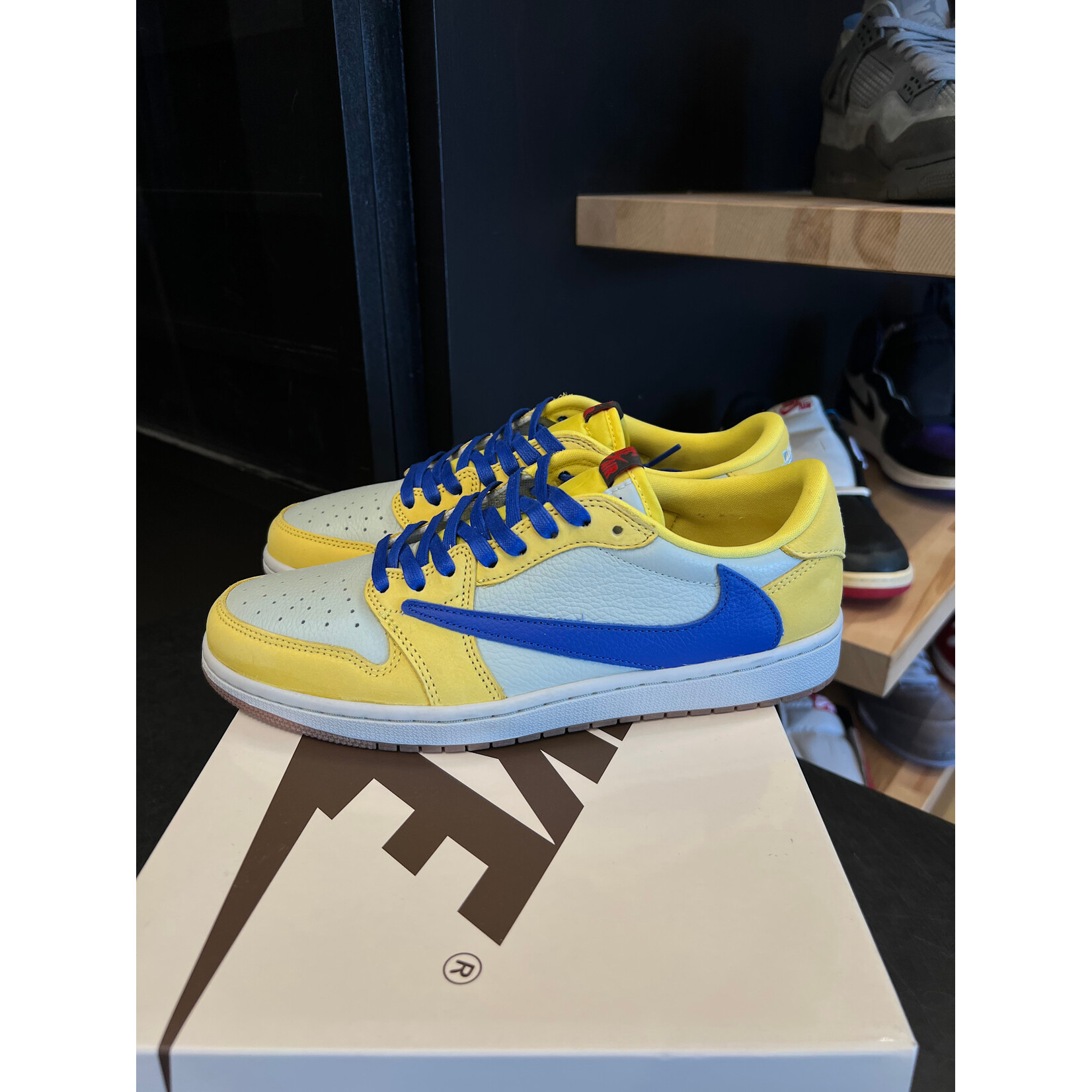 Jordan Jordan 1 Retro Low OG SP Travis Scott Canary (Women's) Size 10W, PREOWNED