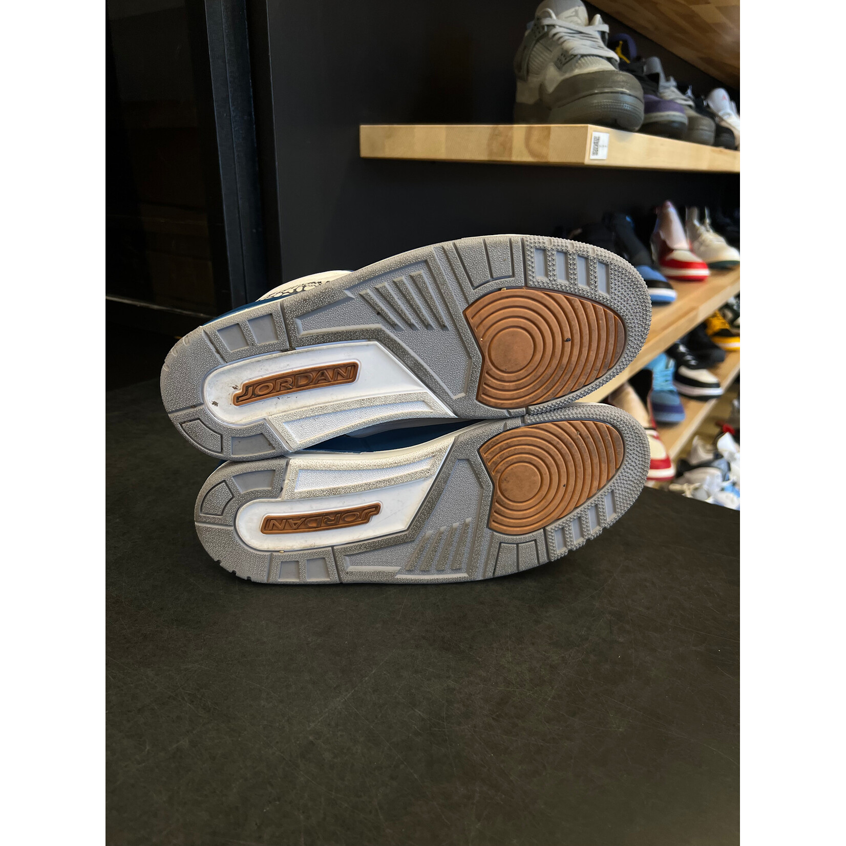 Jordan Jordan 3 Retro Wizards Size 10.5, PREOWNED