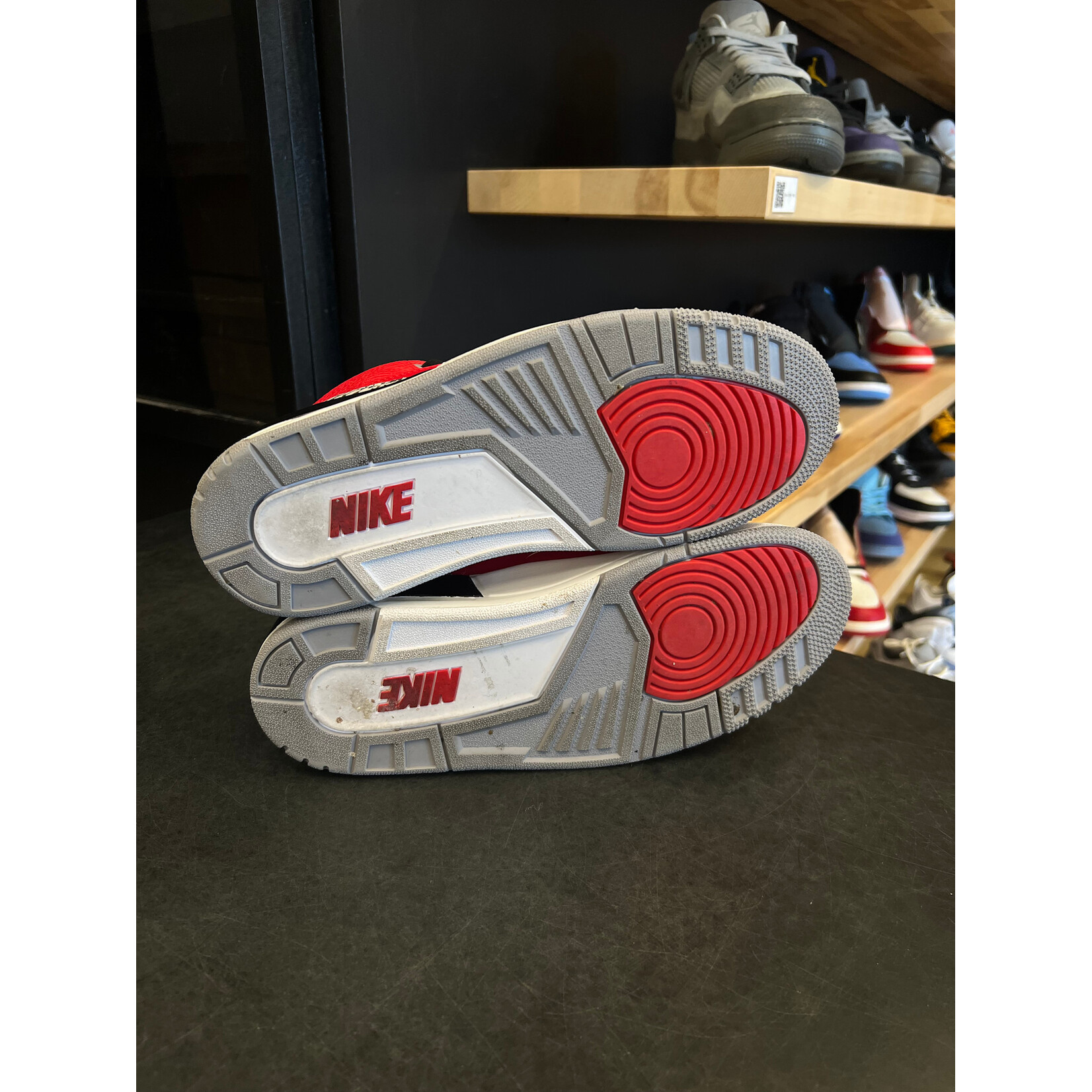 Jordan Jordan 3 Retro SE Unite (Chicago Exclusive) Size 11, PREOWNED